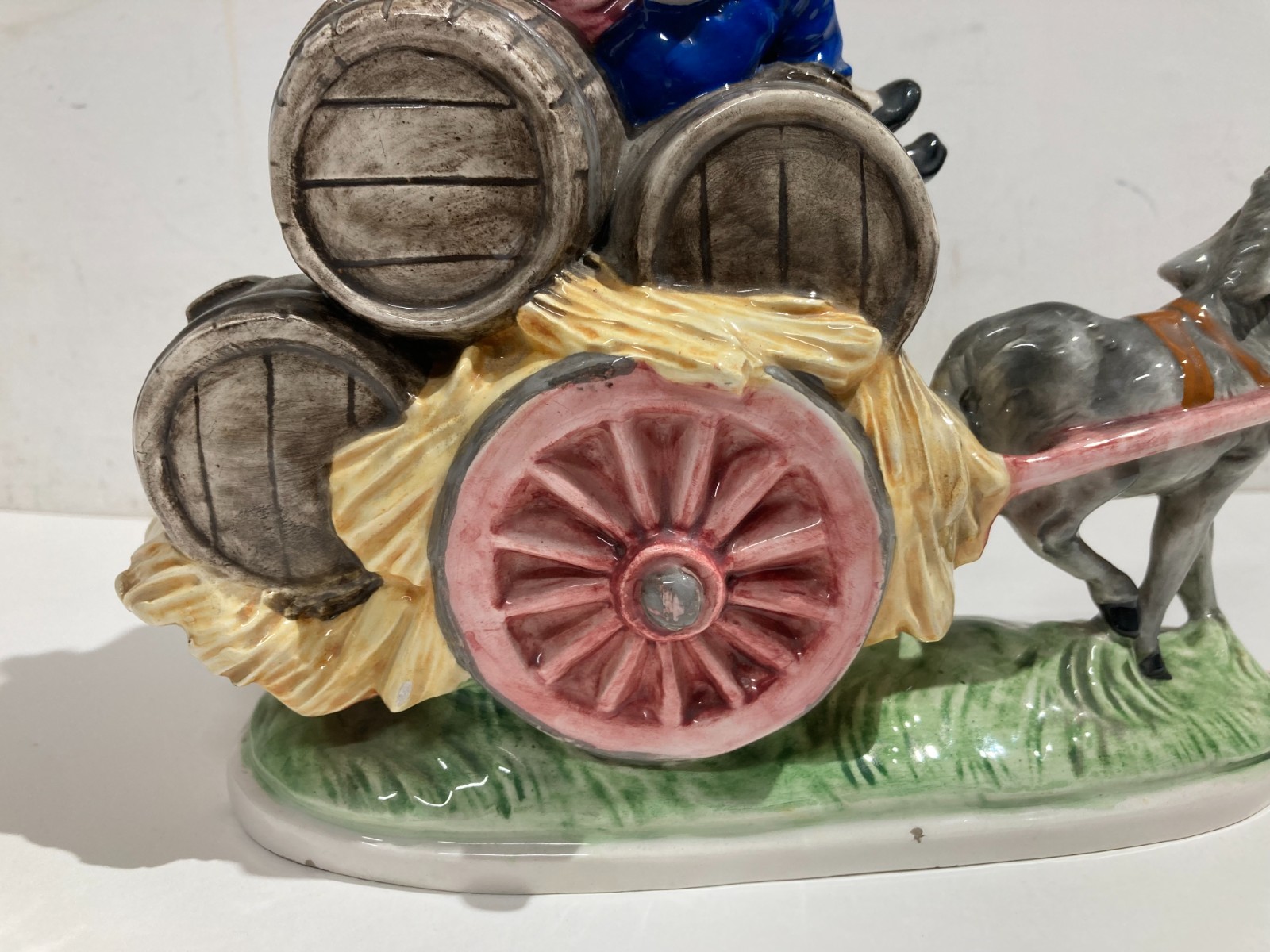 Gruppo Scultoreo In Ceramica Policroma: Carretto Con Botti Di Vino, Marcato