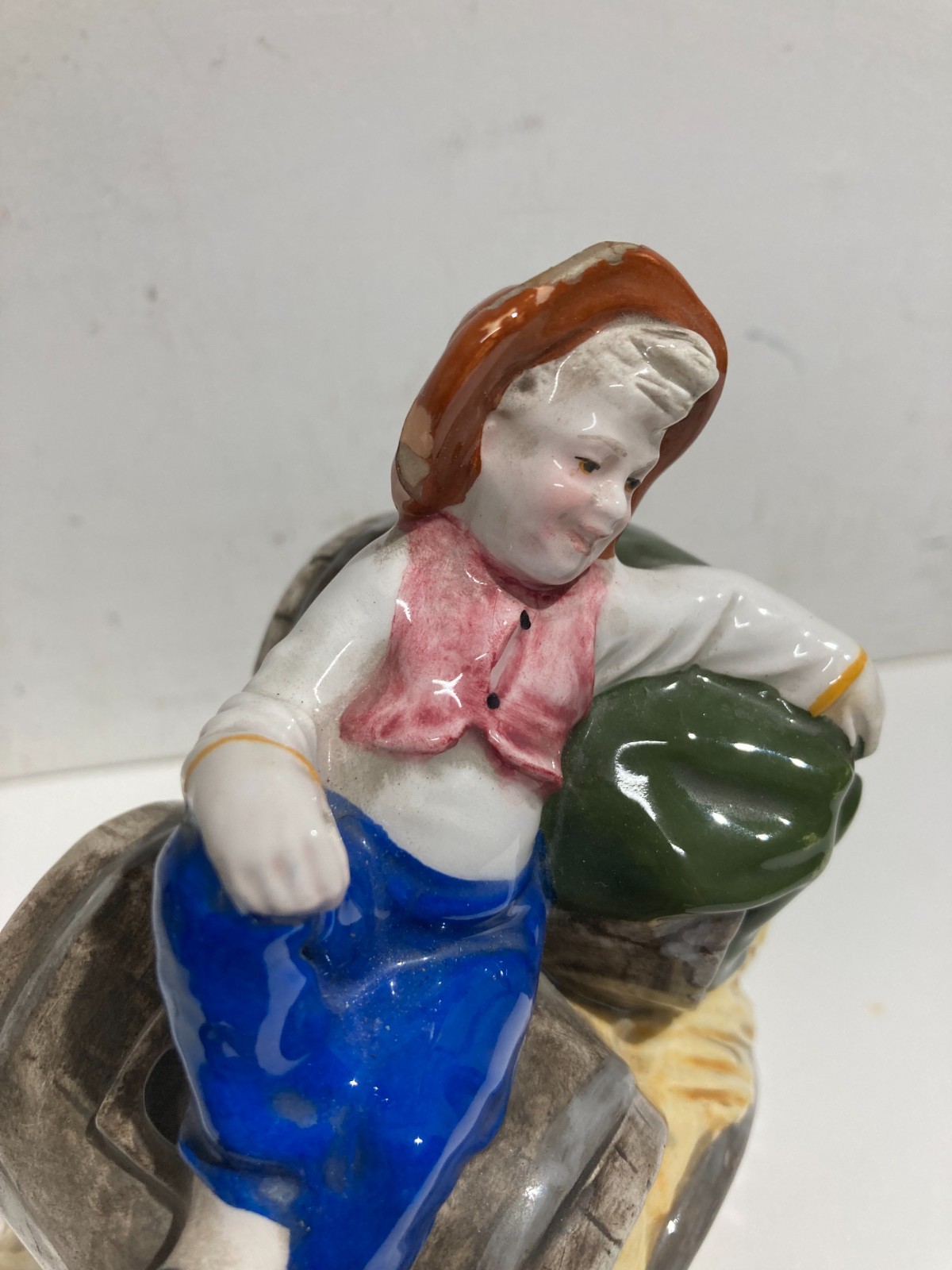 Gruppo Scultoreo In Ceramica Policroma: Carretto Con Botti Di Vino, Marcato