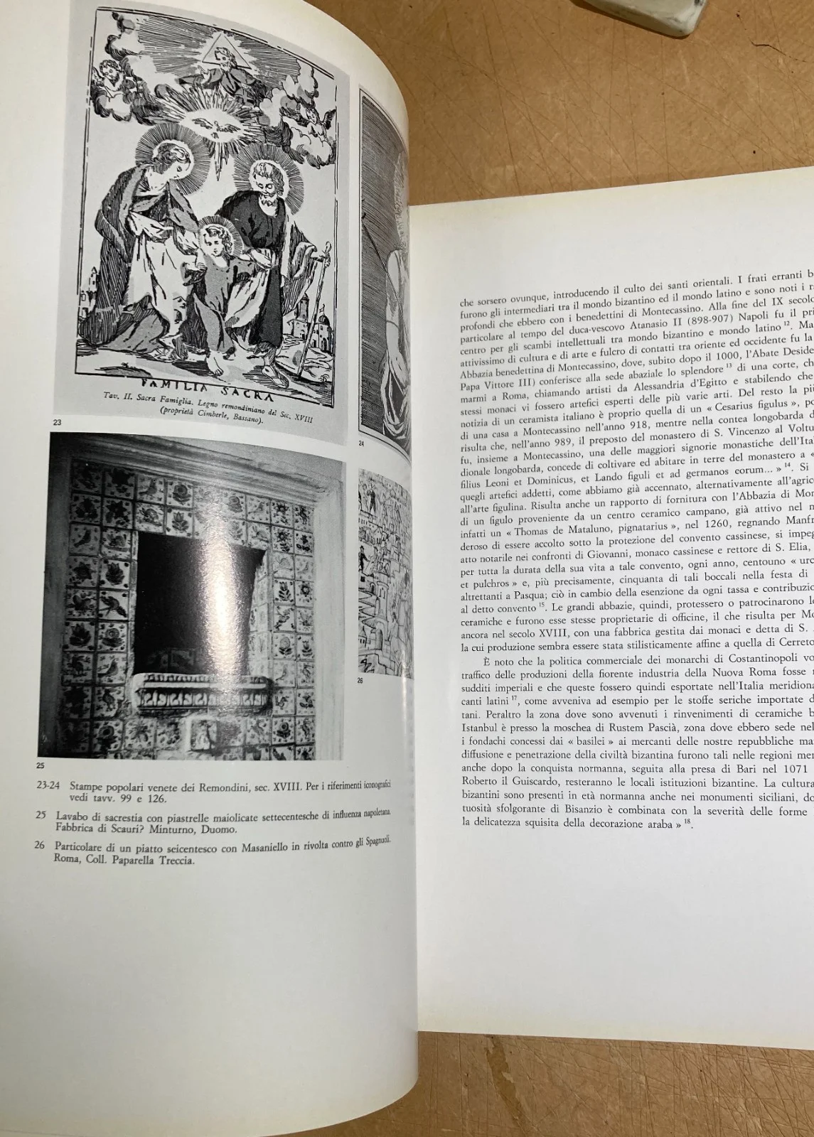 Arte Popolare Meridionale: Folklore, Ceramica e Maiolica (ariano, Montefusco, Vietri)