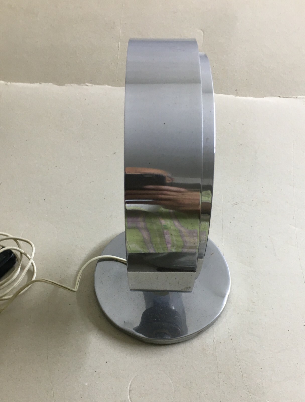 Modernariato: Lampada Da Tavolo Con Lamelle Orientabili