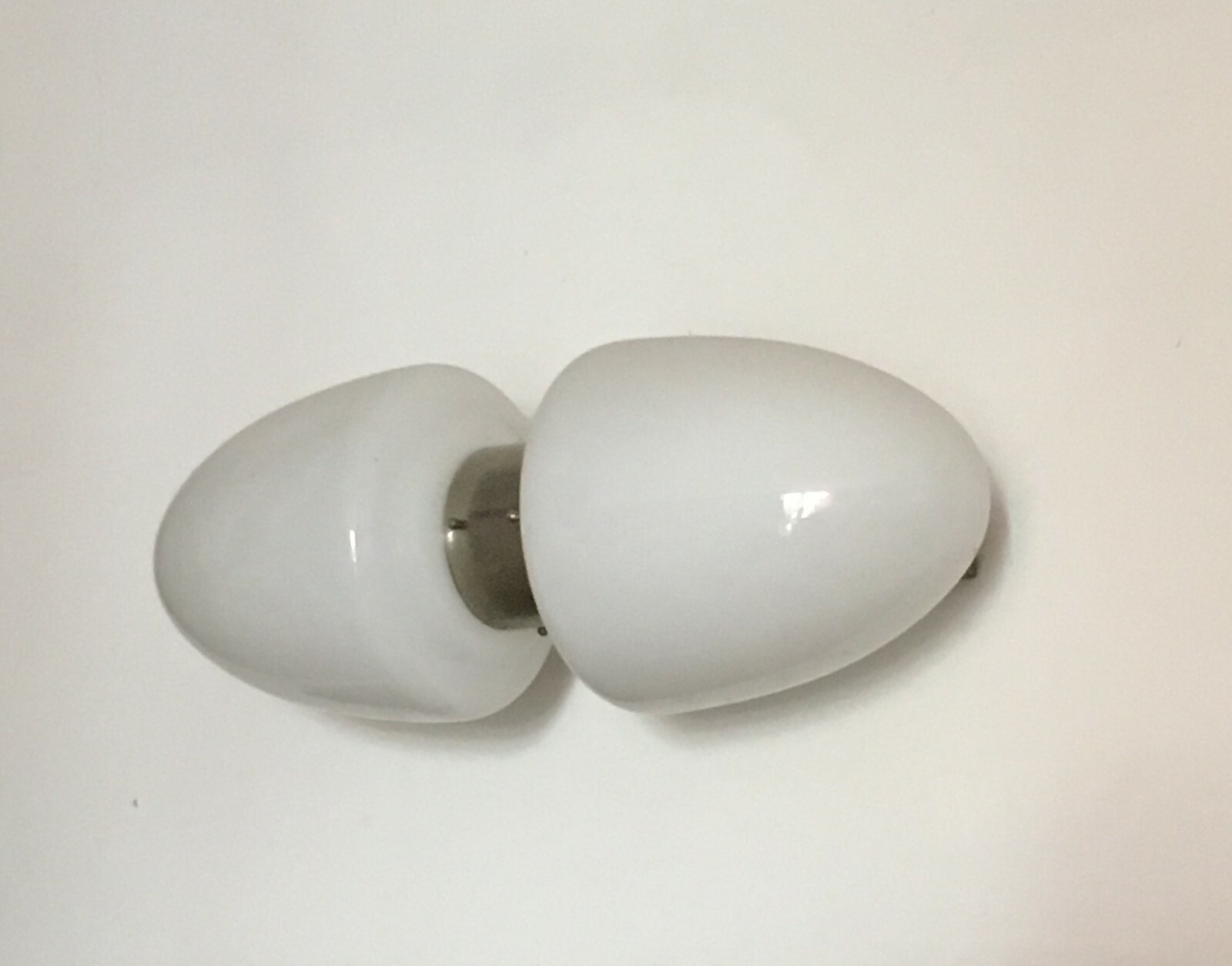 Lampada Da Parete Di Design In Vetro Lattimo E Metallo Cromato, Anni '70
