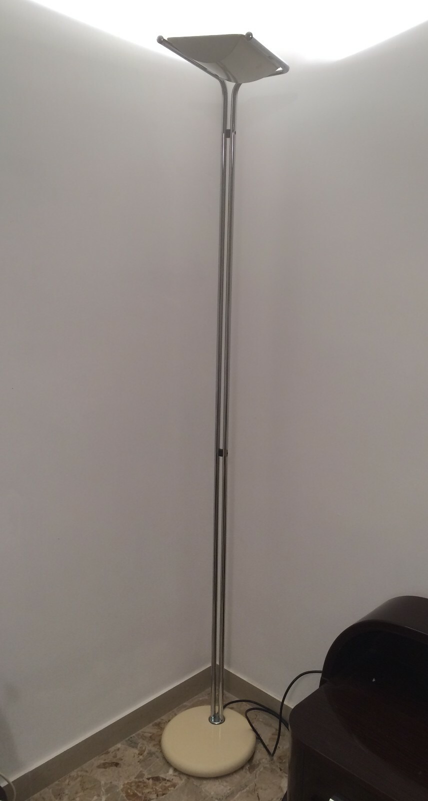 Lampada Da Pavimento A Piantana IGuzzini