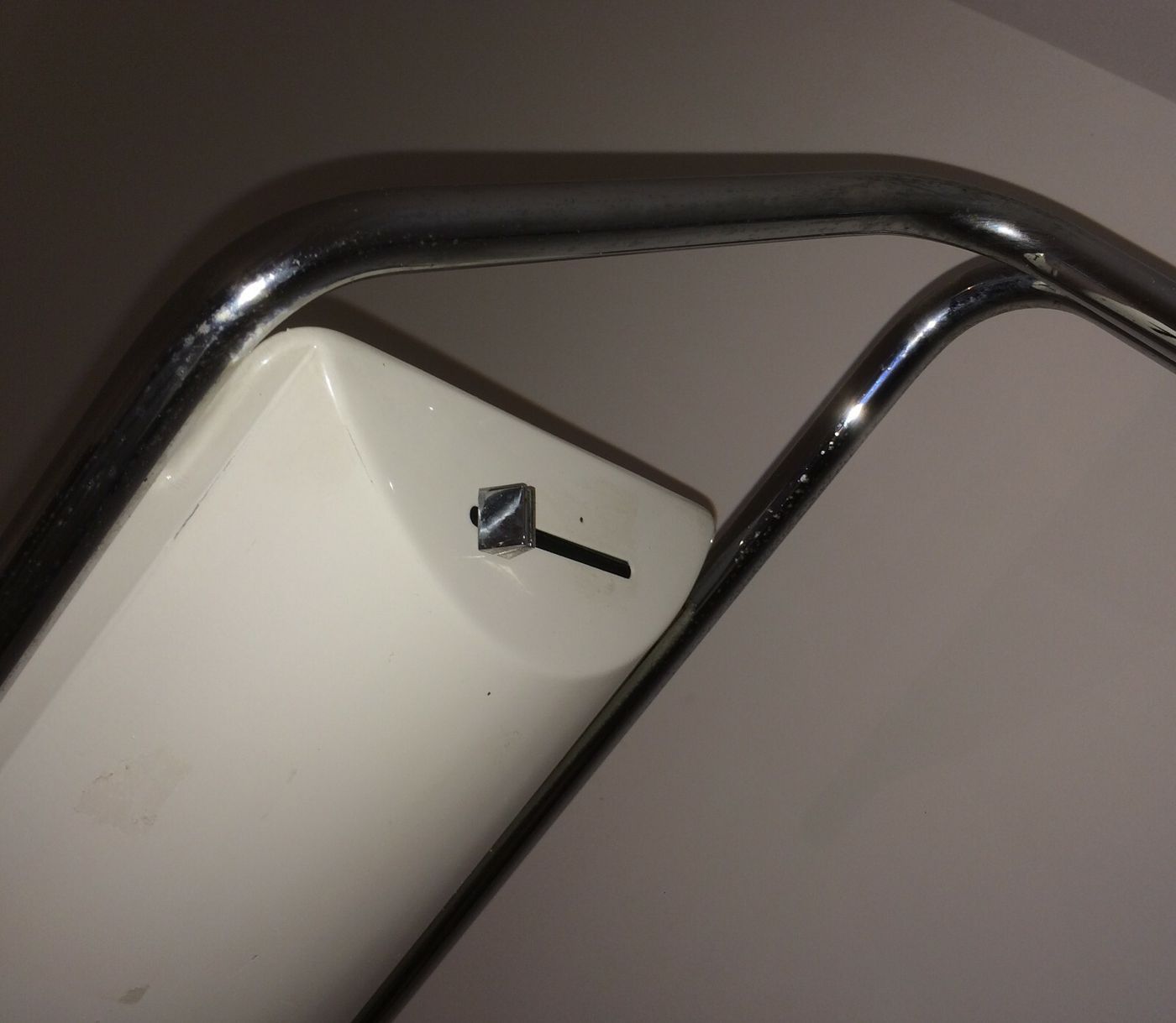 Lampada Da Pavimento A Piantana IGuzzini