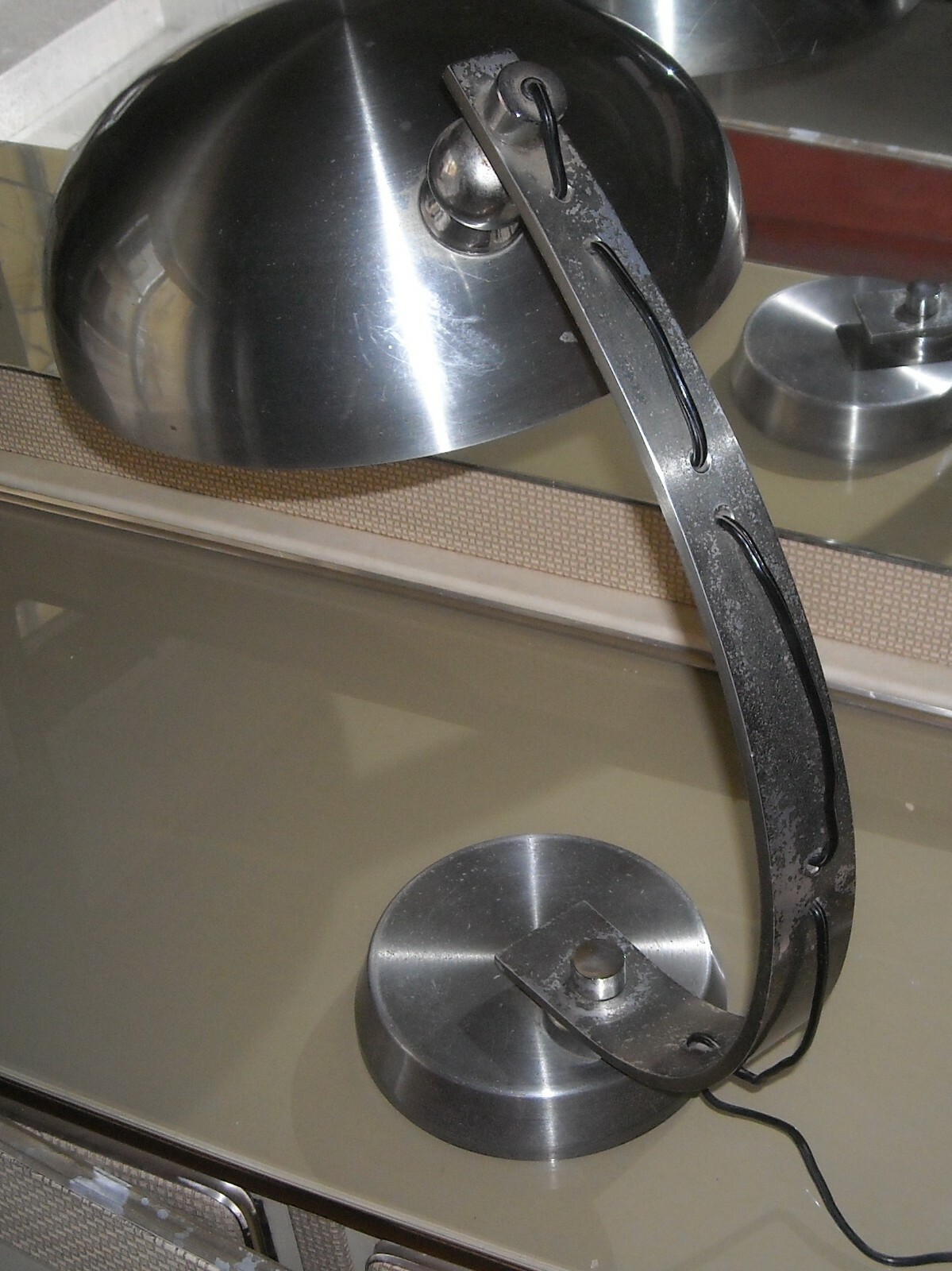 Modernariato E Design: Lampada Da Scrivania In Metallo Orientabile