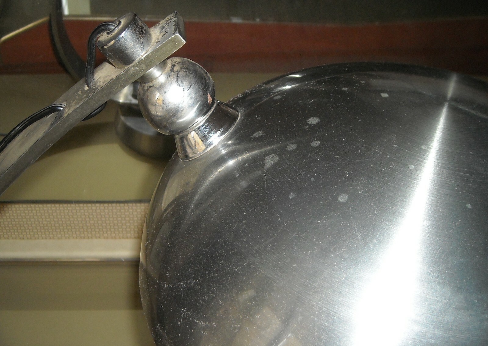 Modernariato E Design: Lampada Da Scrivania In Metallo Orientabile