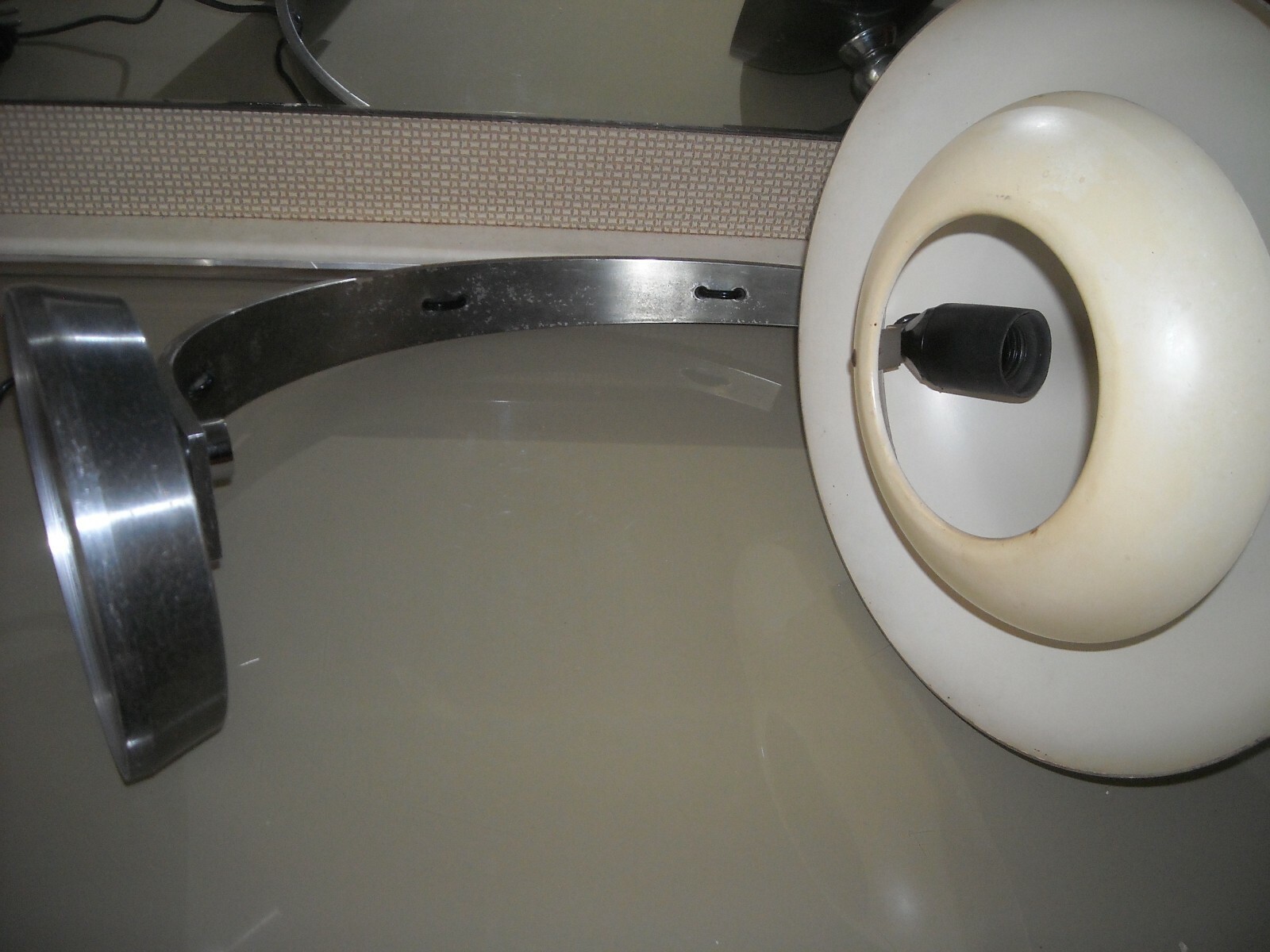 Modernariato E Design: Lampada Da Scrivania In Metallo Orientabile