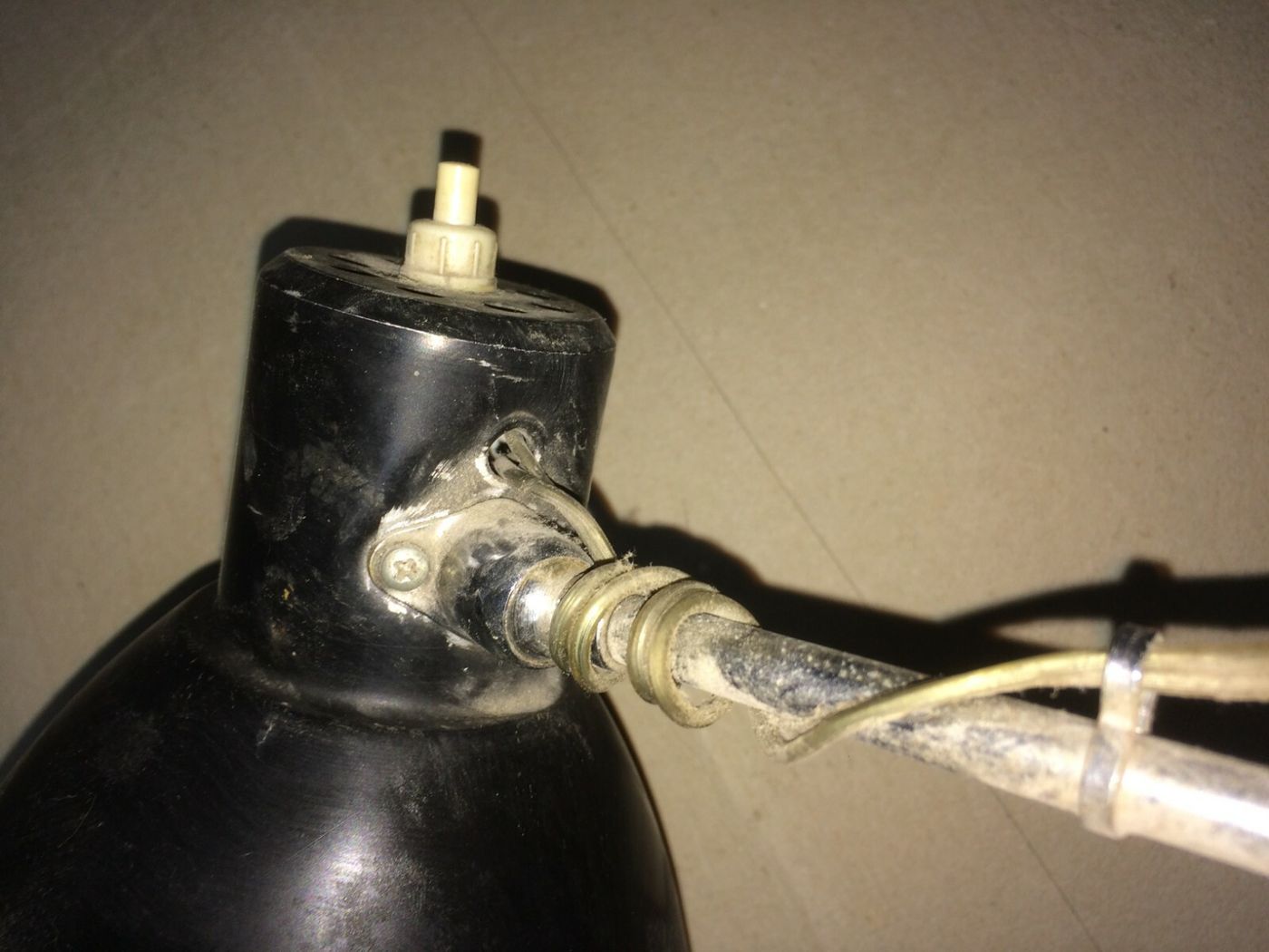 Lampada Applique A Pantografo In Metallo Cromato E Nero