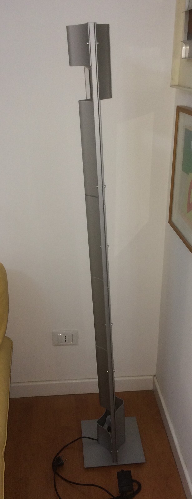 Stilizzata Lampada Totem Da Pavimento LEDS C4