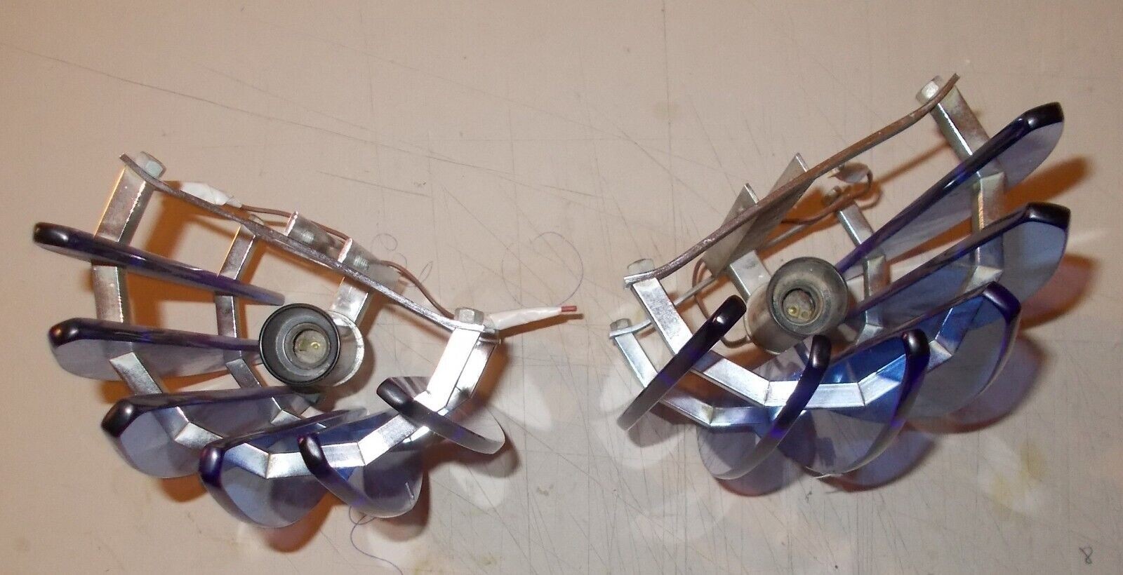 Coppia Di Appliques In Vetro Azzurro E Metallo Cromato