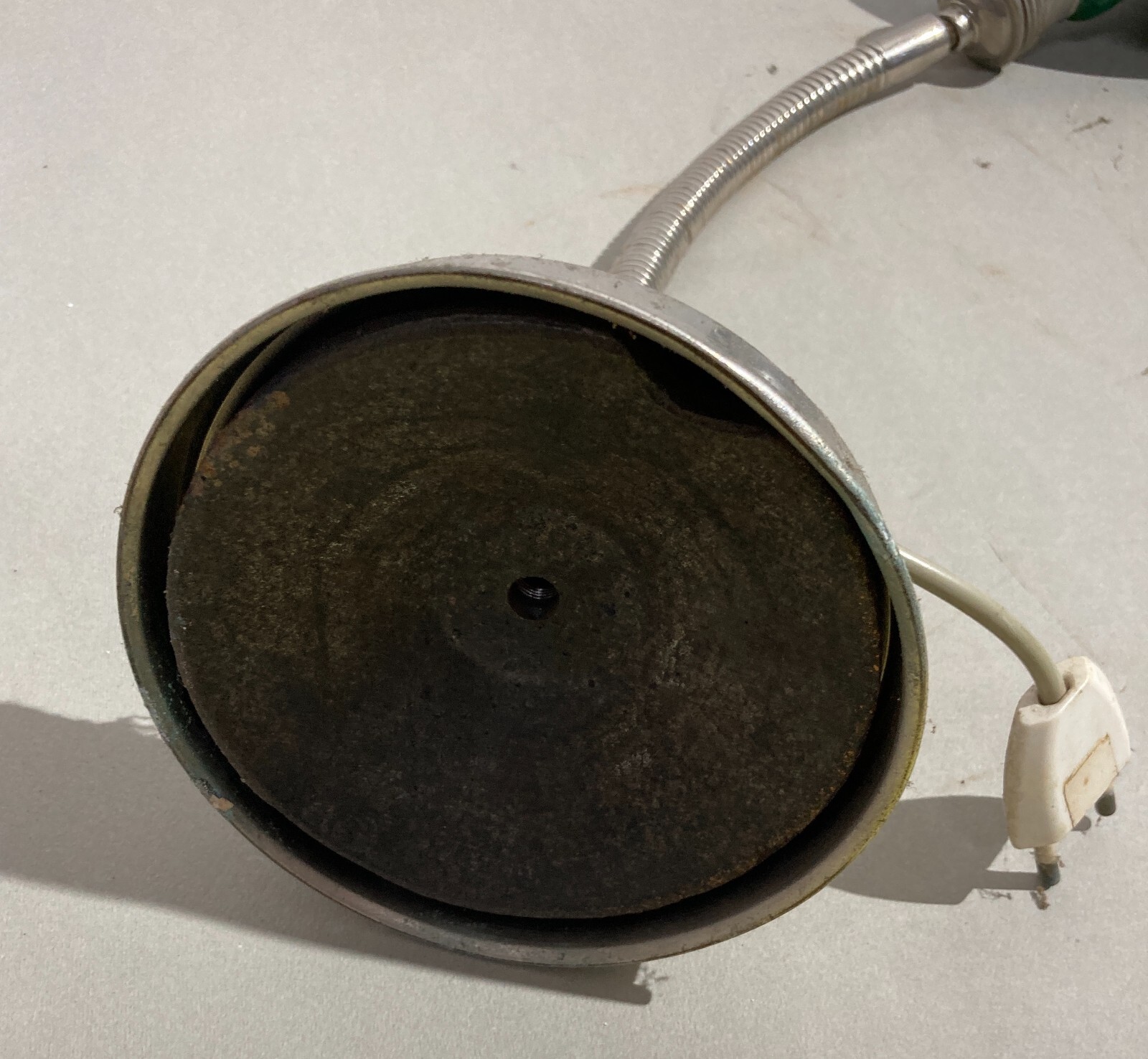 Lampada Da Tavolo Decorativa In Metallo Cromato E Laccato Verde, Anni '30