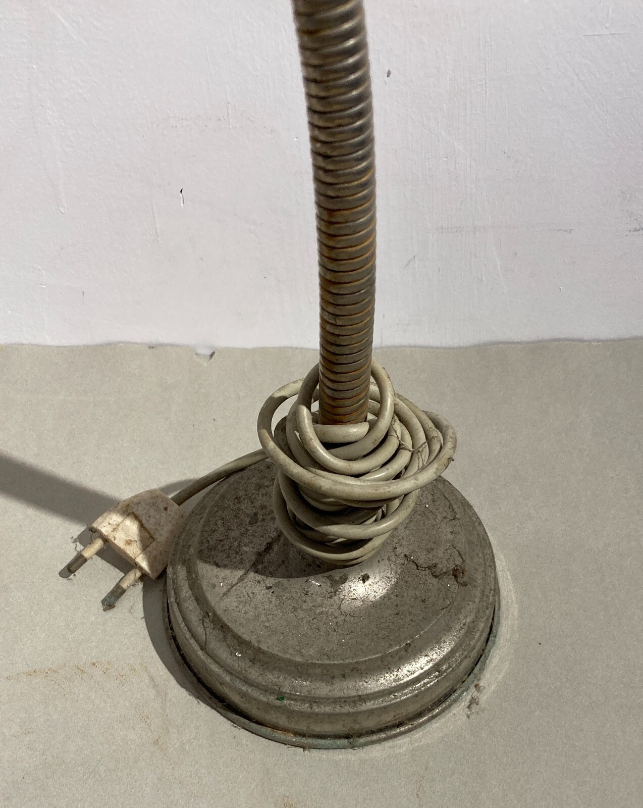 Lampada Da Tavolo Decorativa In Metallo Cromato E Laccato Verde, Anni '30