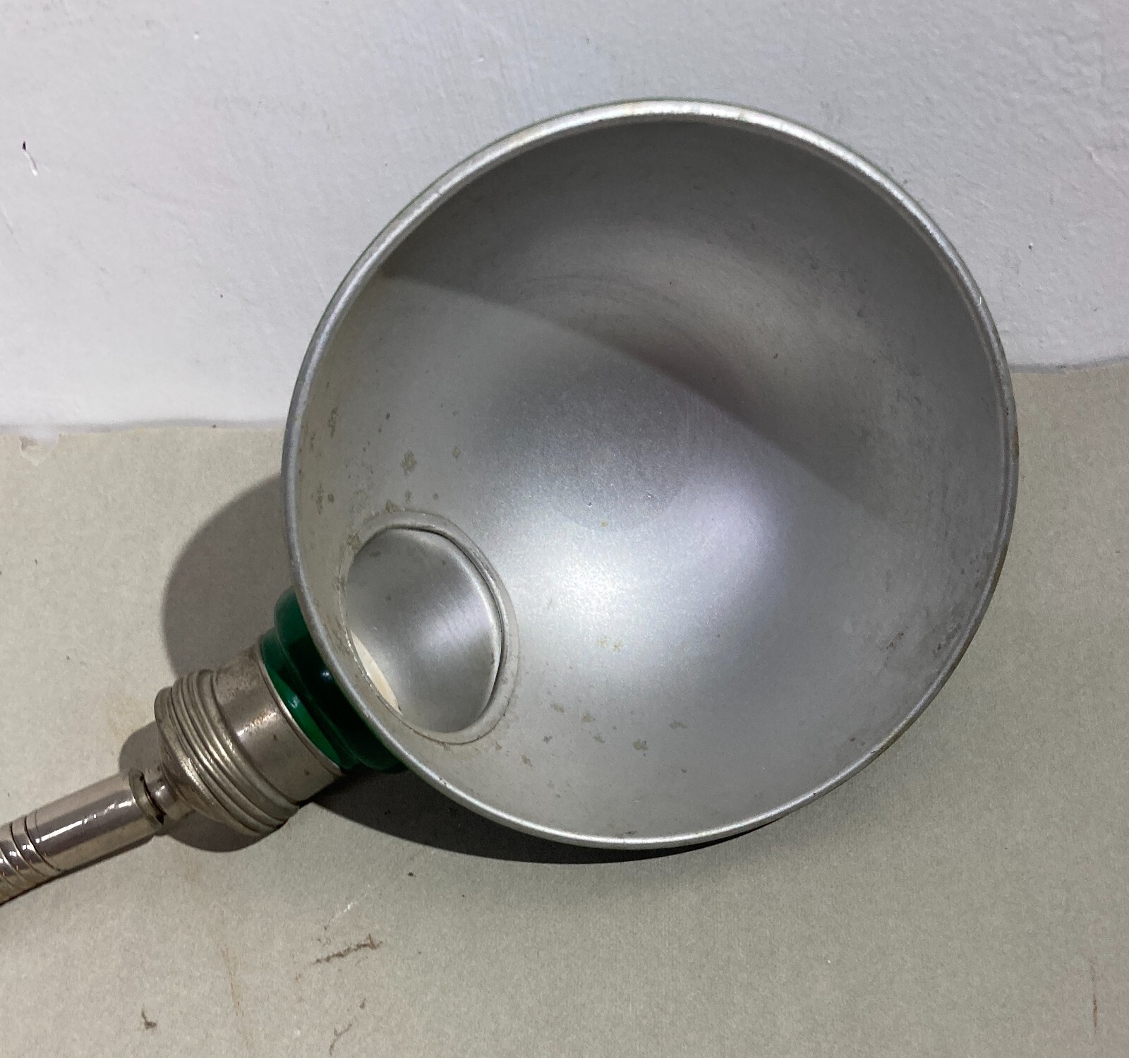 Lampada Da Tavolo Decorativa In Metallo Cromato E Laccato Verde, Anni '30