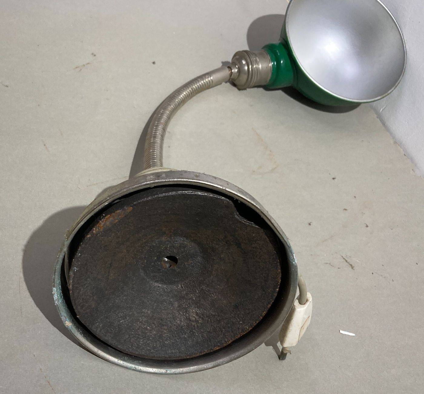 Lampada Da Tavolo Decorativa In Metallo Cromato E Laccato Verde, Anni '30