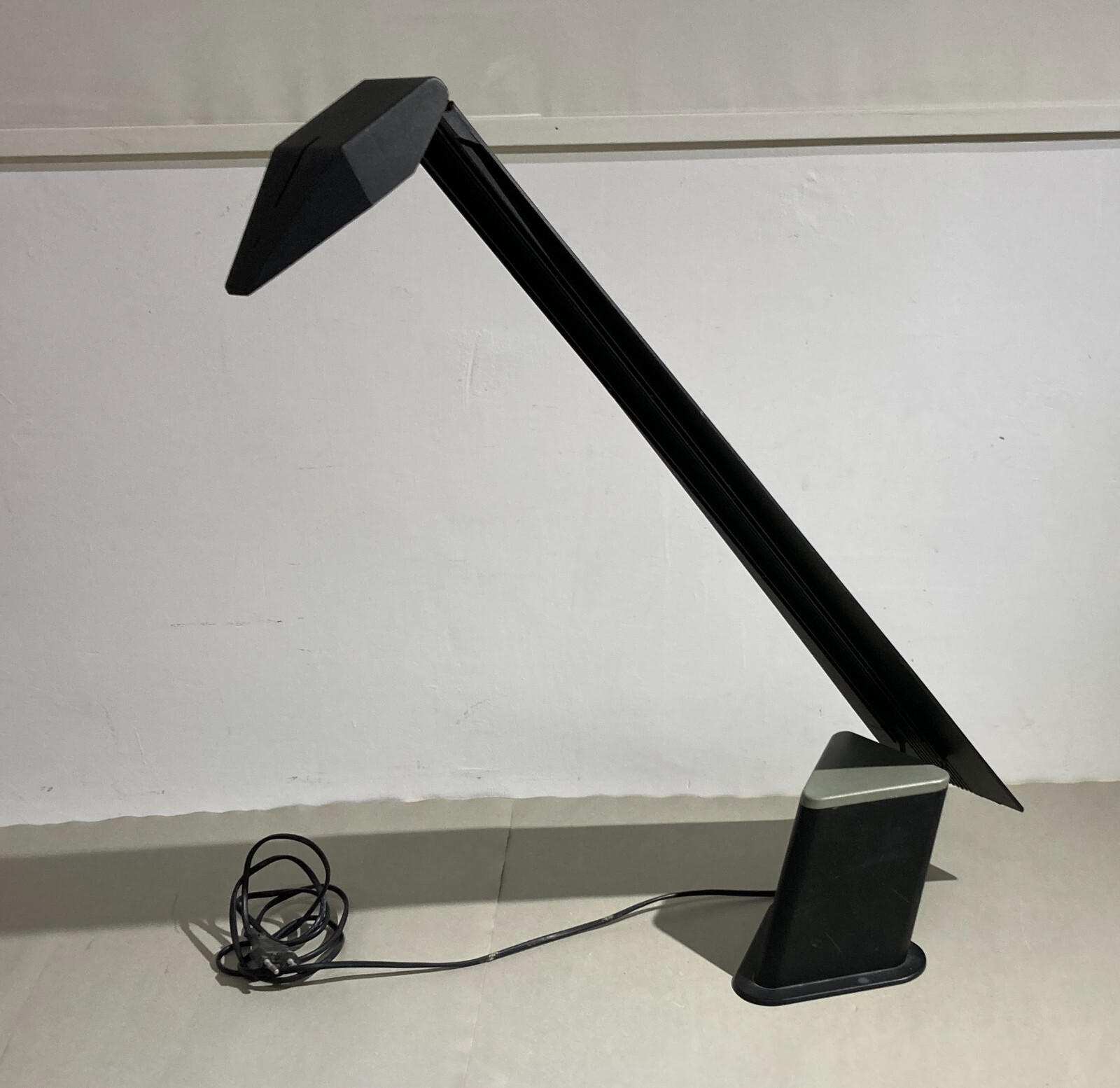 Lampada Da Tavolo Ilmo Concorde   Designer Miriello Fogato