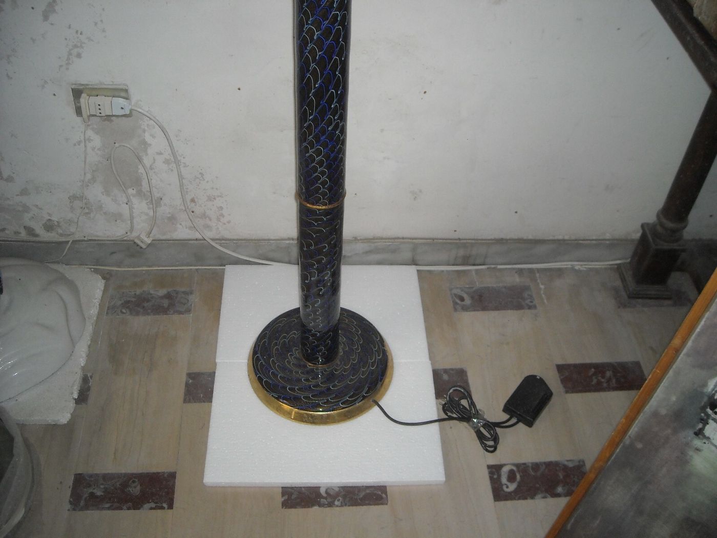 Lampada Da Pavimento In Vetro Di Murano E Metallo Dorato