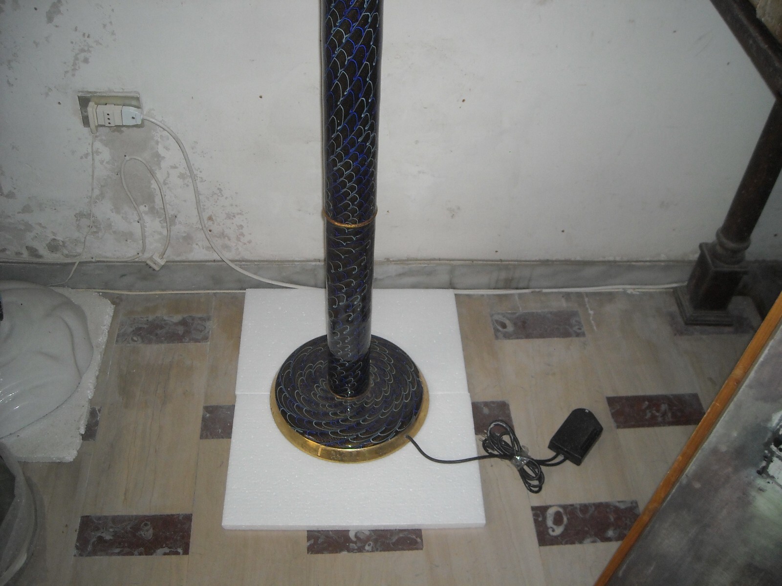 Lampada Da Pavimento In Vetro Di Murano E Metallo Dorato