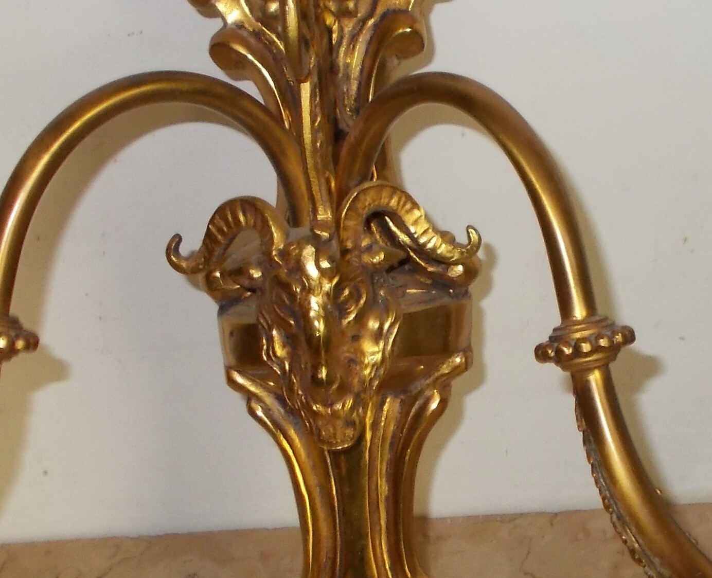 Artistica Applique In Metallo Dorato   Lampada Decorativa Con Mascherone Esoterico