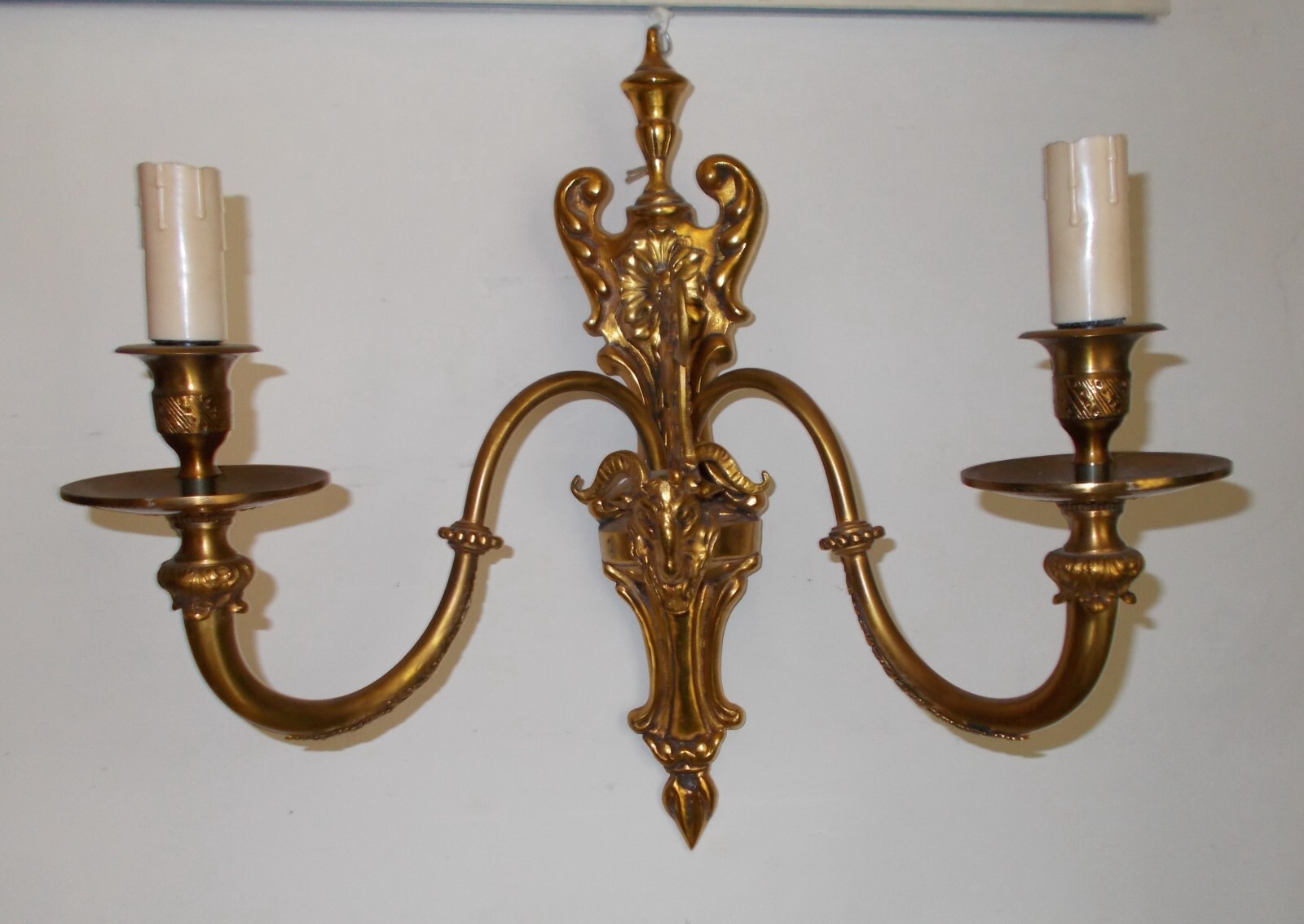 Artistica Applique In Metallo Dorato   Lampada Decorativa Con Mascherone Esoterico