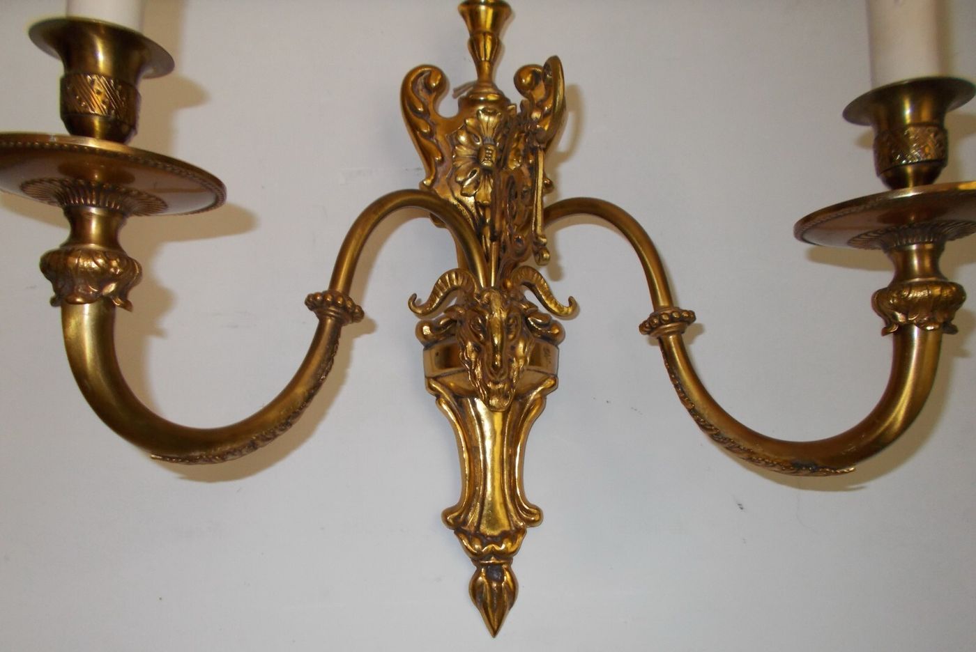 Artistica Applique In Metallo Dorato   Lampada Decorativa Con Mascherone Esoterico