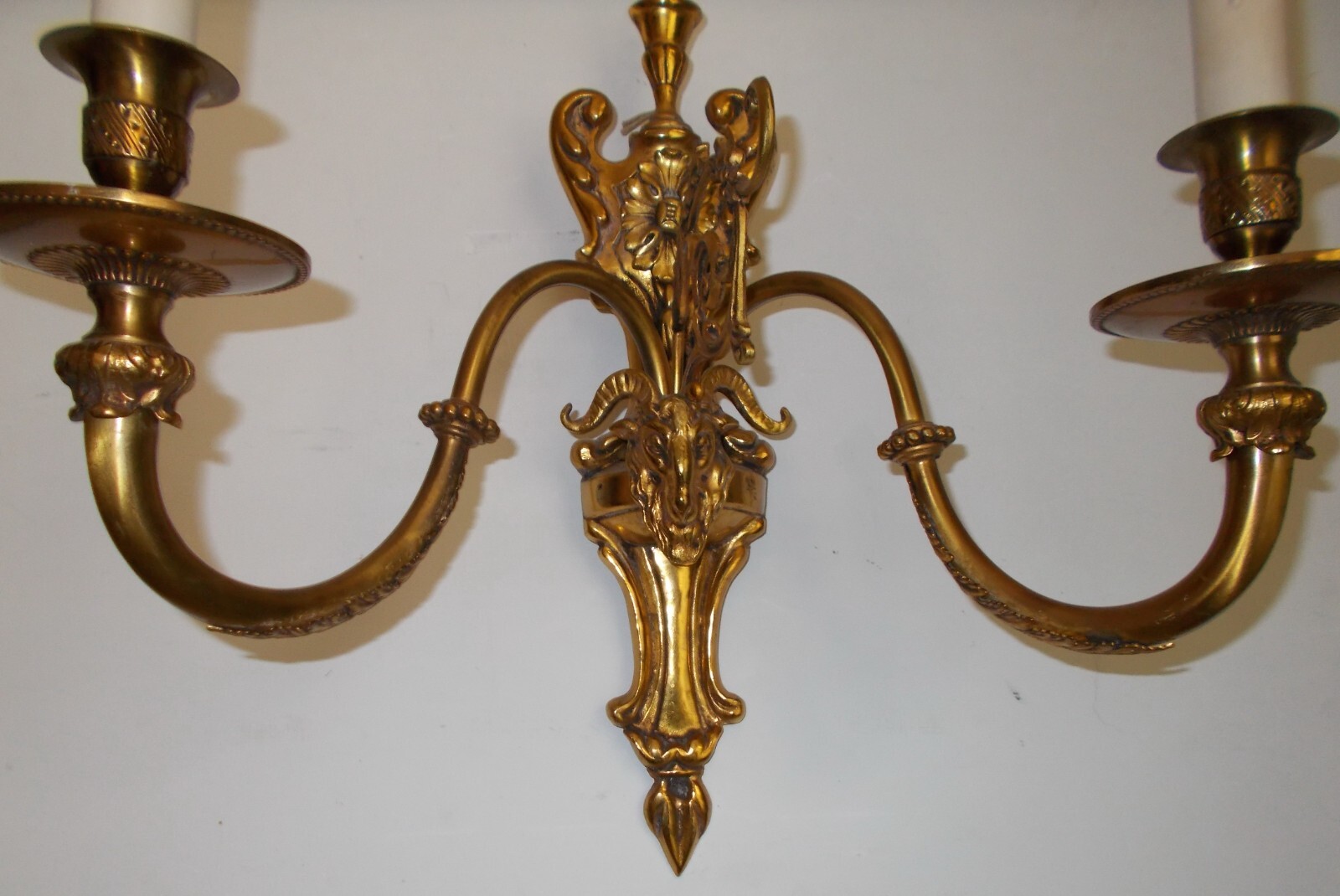 Artistica Applique In Metallo Dorato   Lampada Decorativa Con Mascherone Esoterico