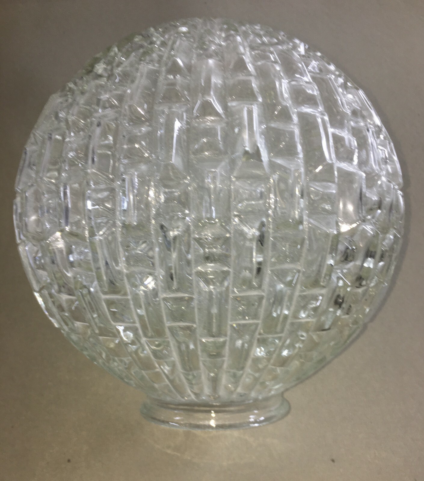Coppa Sferica Per Lampada In Vetro Con Decoro In Rilievo