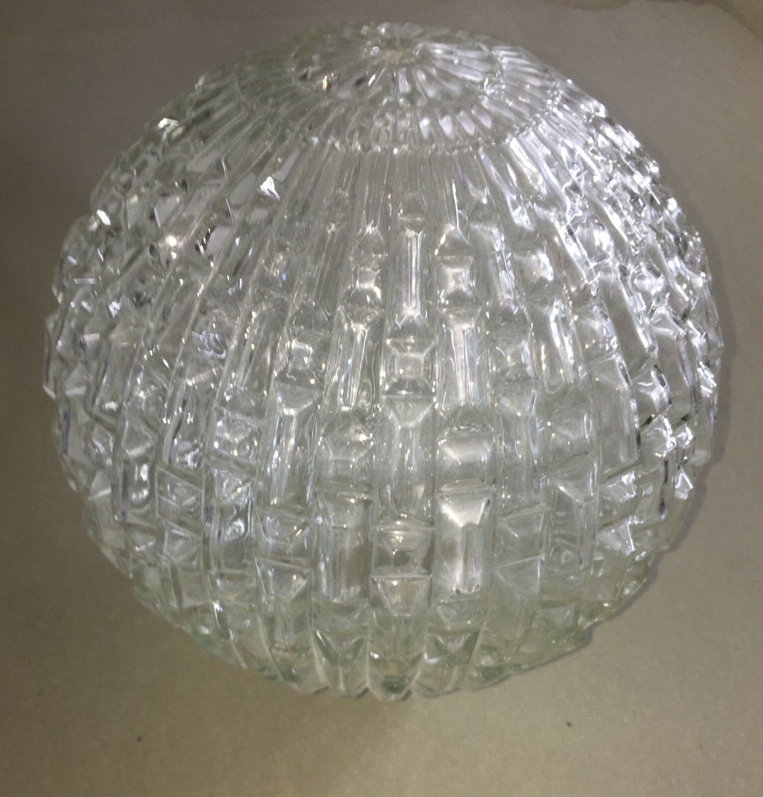 Coppa Sferica Per Lampada In Vetro Con Decoro In Rilievo