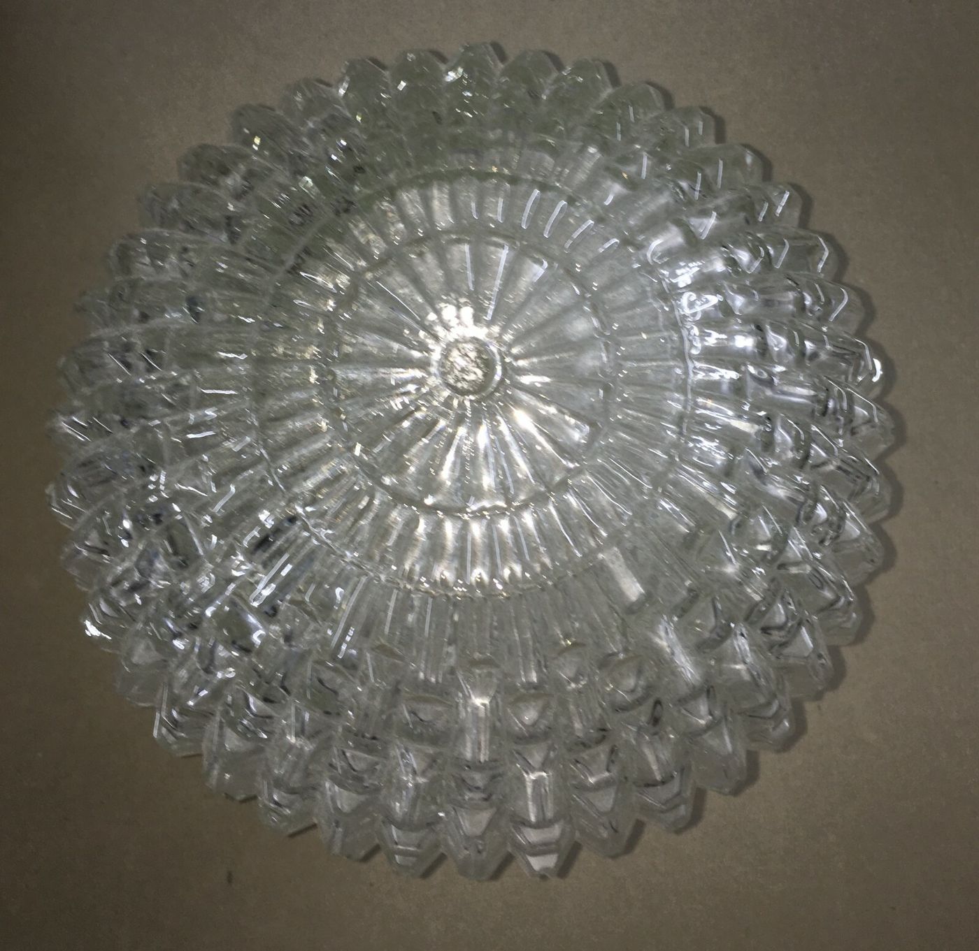 Coppa Sferica Per Lampada In Vetro Con Decoro In Rilievo