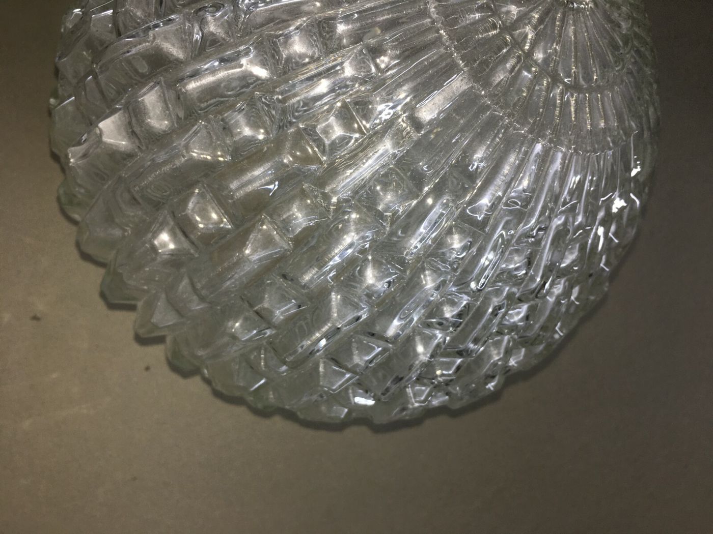 Coppa Sferica Per Lampada In Vetro Con Decoro In Rilievo