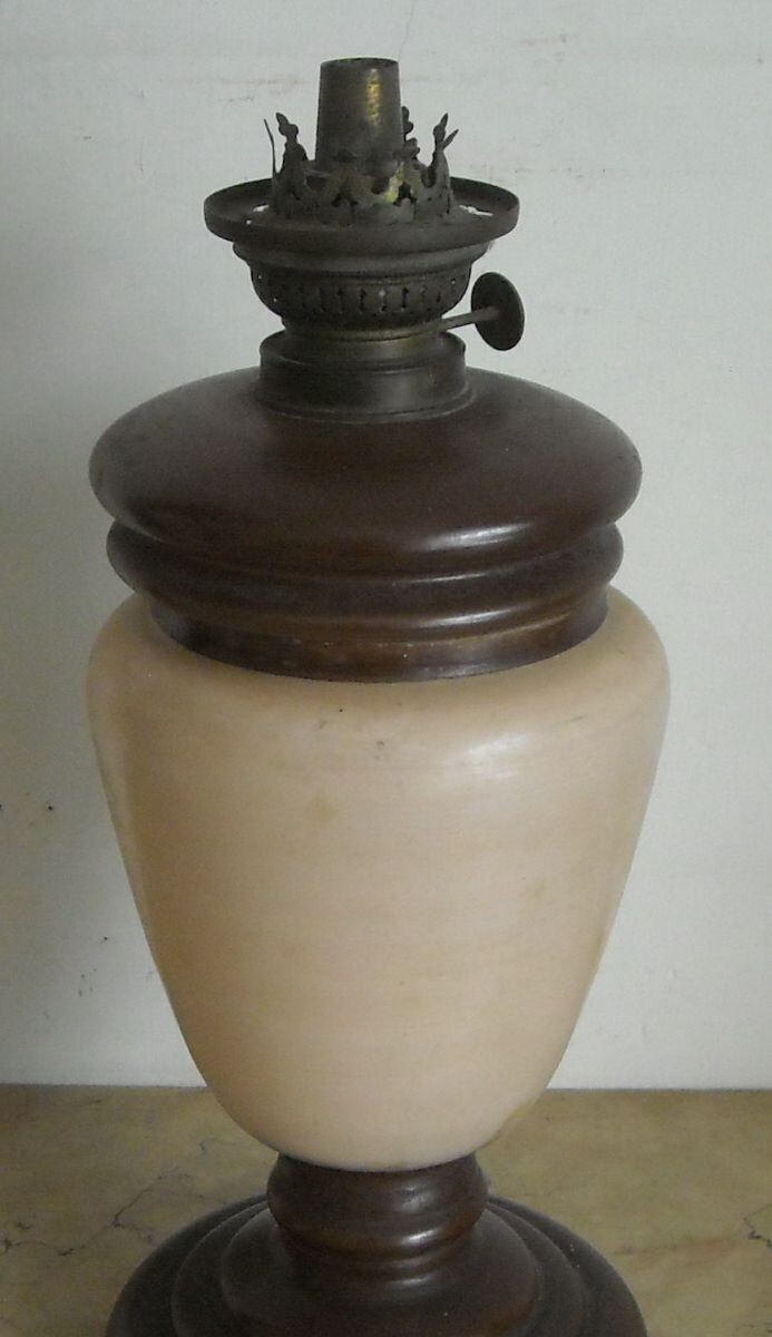 Lampada Da Tavolo, Antico Lume A Petrolio Liberty, Vetro Dipinto Floreale