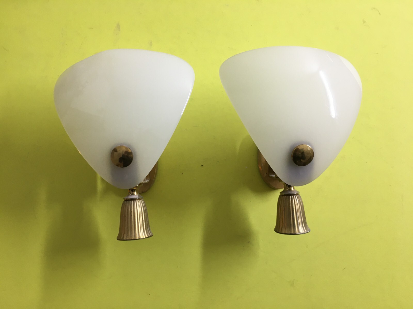 Arti Decorative Del '900   Coppia Di Appliques   Ventole In Vetro Opalescente   Anni '60