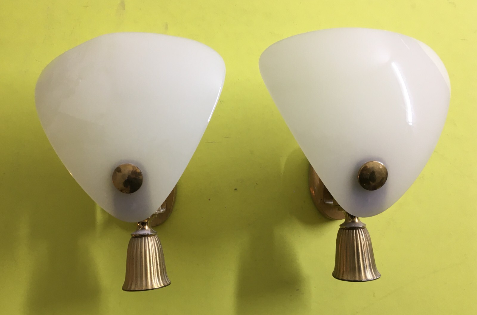 Arti Decorative Del '900   Coppia Di Appliques   Ventole In Vetro Opalescente   Anni '60