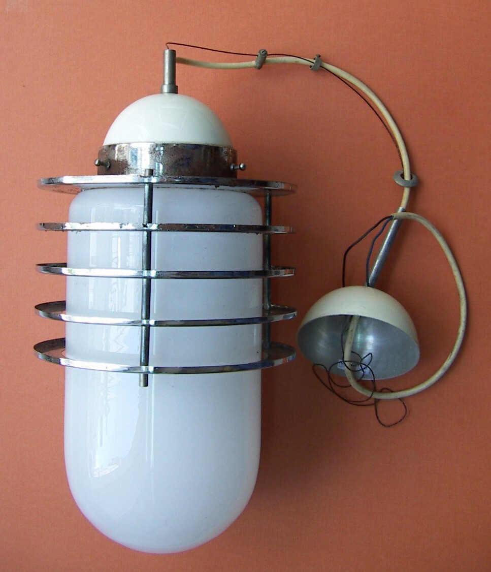 Lampada Da Soffitto In Vetro Opalescente E Metallo Cromato, Stile Fontana Arte, 1950 1970 Circa