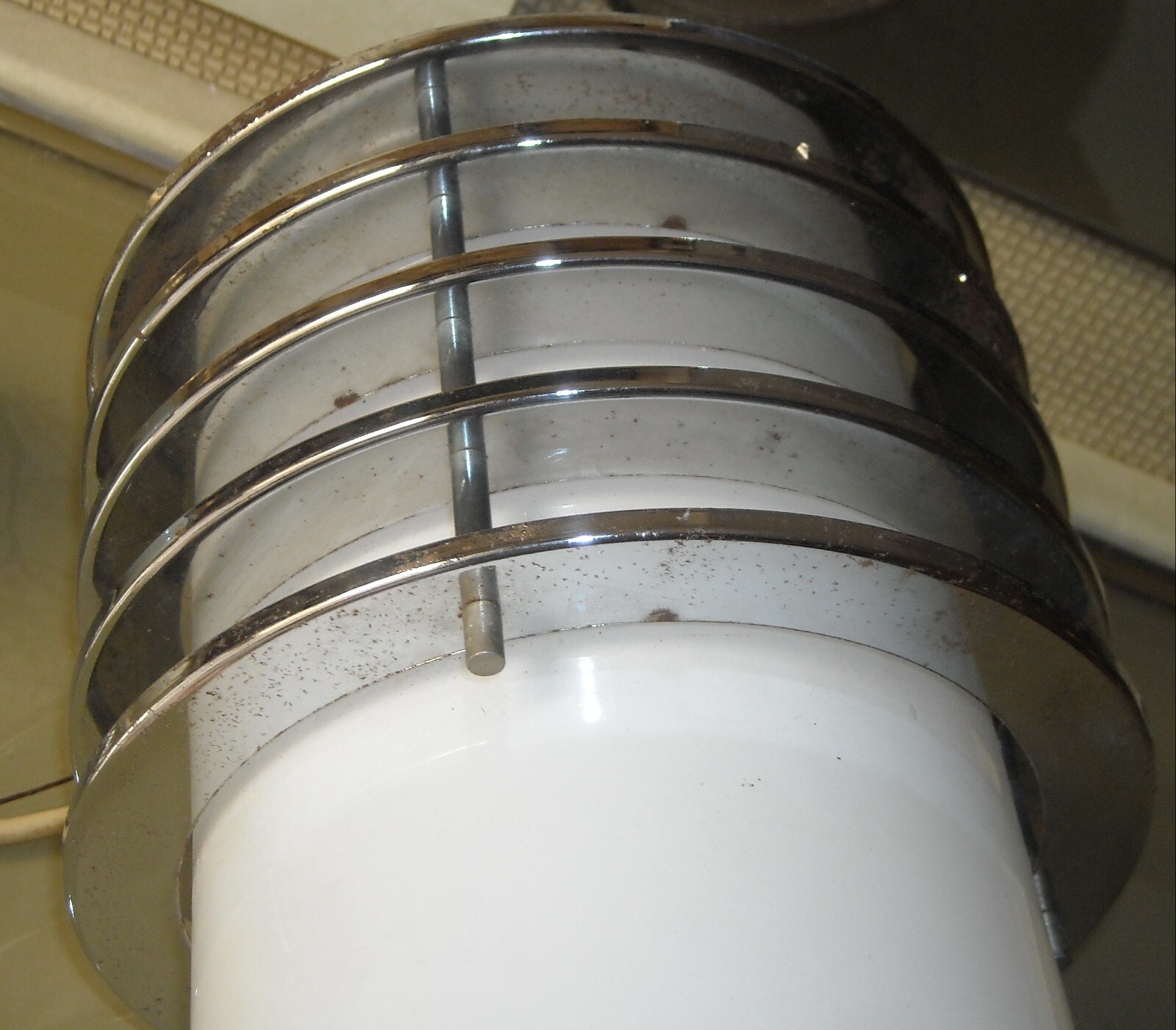Lampada Da Soffitto In Vetro Opalescente E Metallo Cromato, Stile Fontana Arte, 1950 1970 Circa