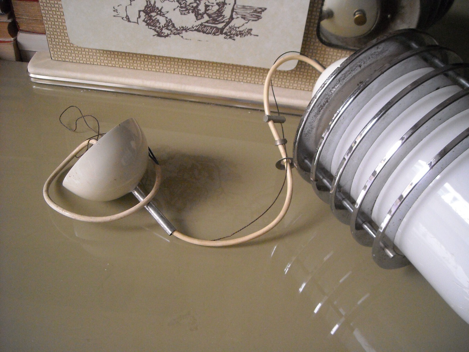 Lampada Da Soffitto In Vetro Opalescente E Metallo Cromato, Stile Fontana Arte, 1950 1970 Circa
