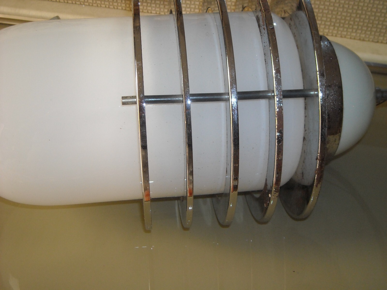 Lampada Da Soffitto In Vetro Opalescente E Metallo Cromato, Stile Fontana Arte, 1950 1970 Circa