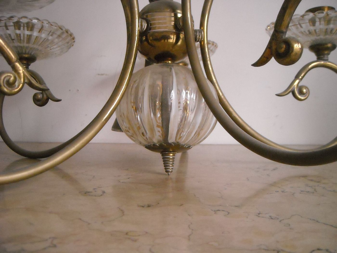 Lampadario In Ottone E Vetro Laminato Oro Stile Art Déco