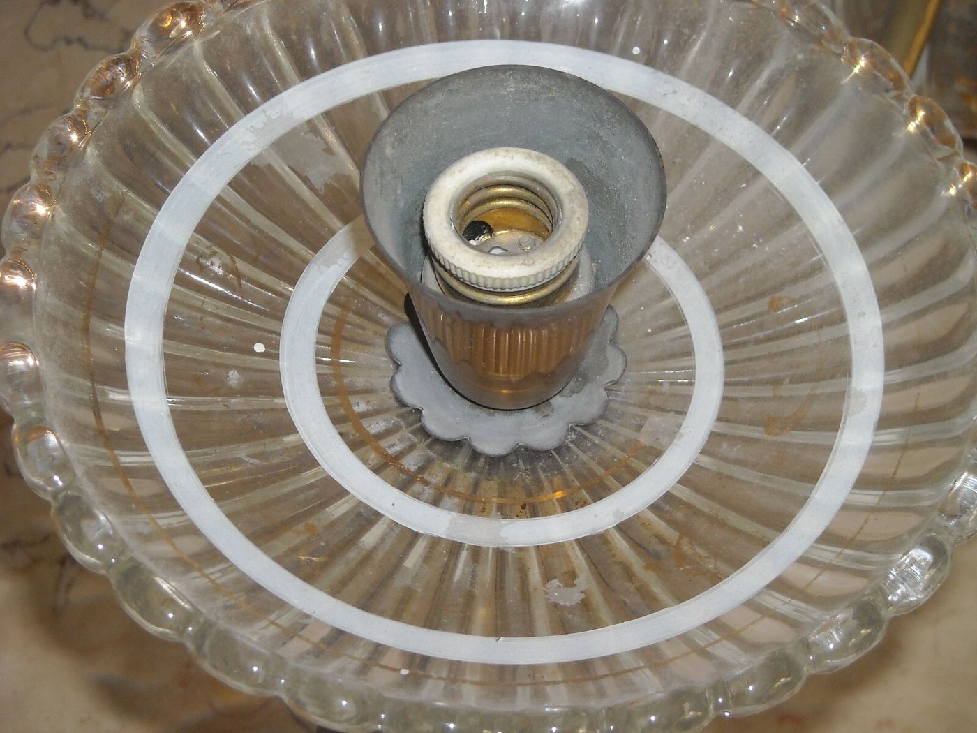 Lampadario In Ottone E Vetro Laminato Oro Stile Art Déco