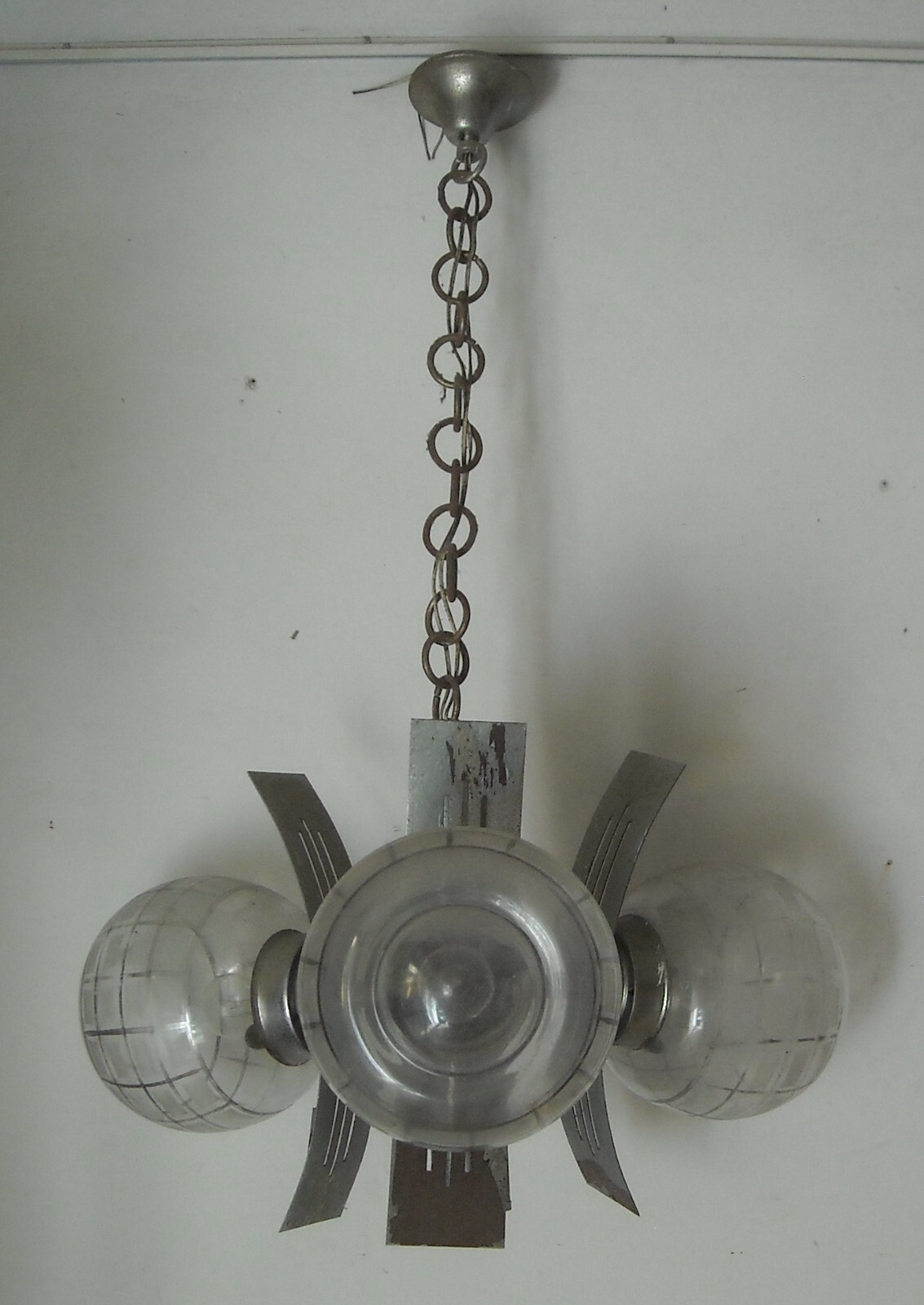 Inusuale Lampadario d'Epoca In Metallo Cromato E Vetri