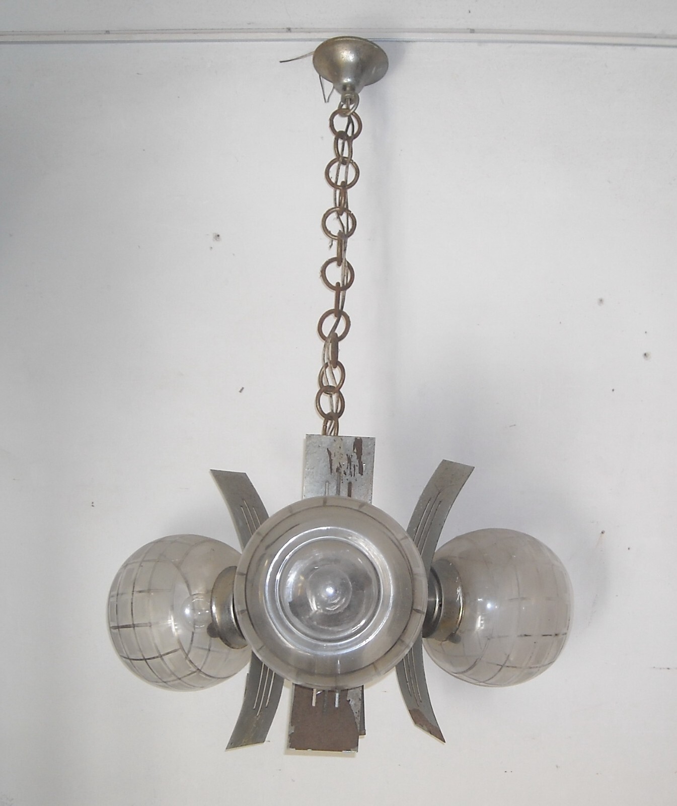Inusuale Lampadario d'Epoca In Metallo Cromato E Vetri