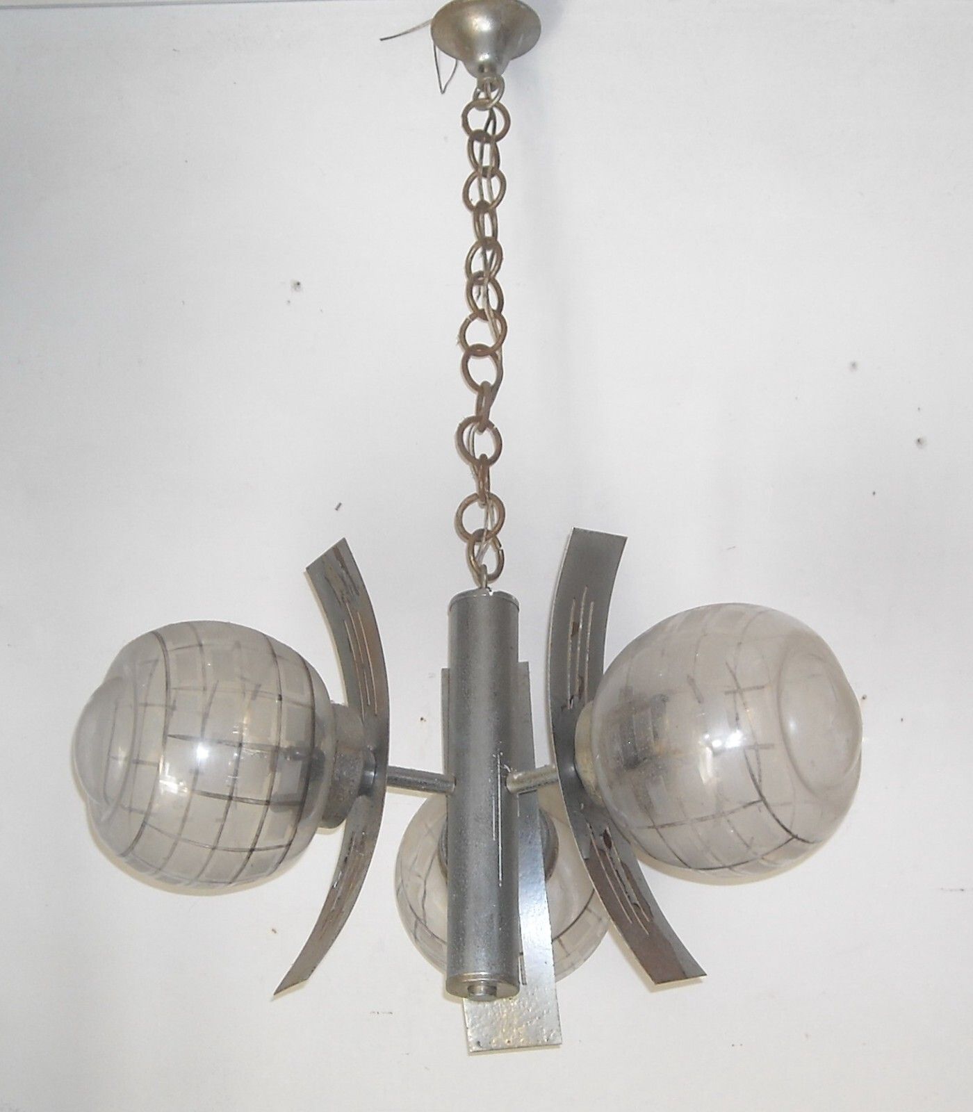 Inusuale Lampadario d'Epoca In Metallo Cromato E Vetri