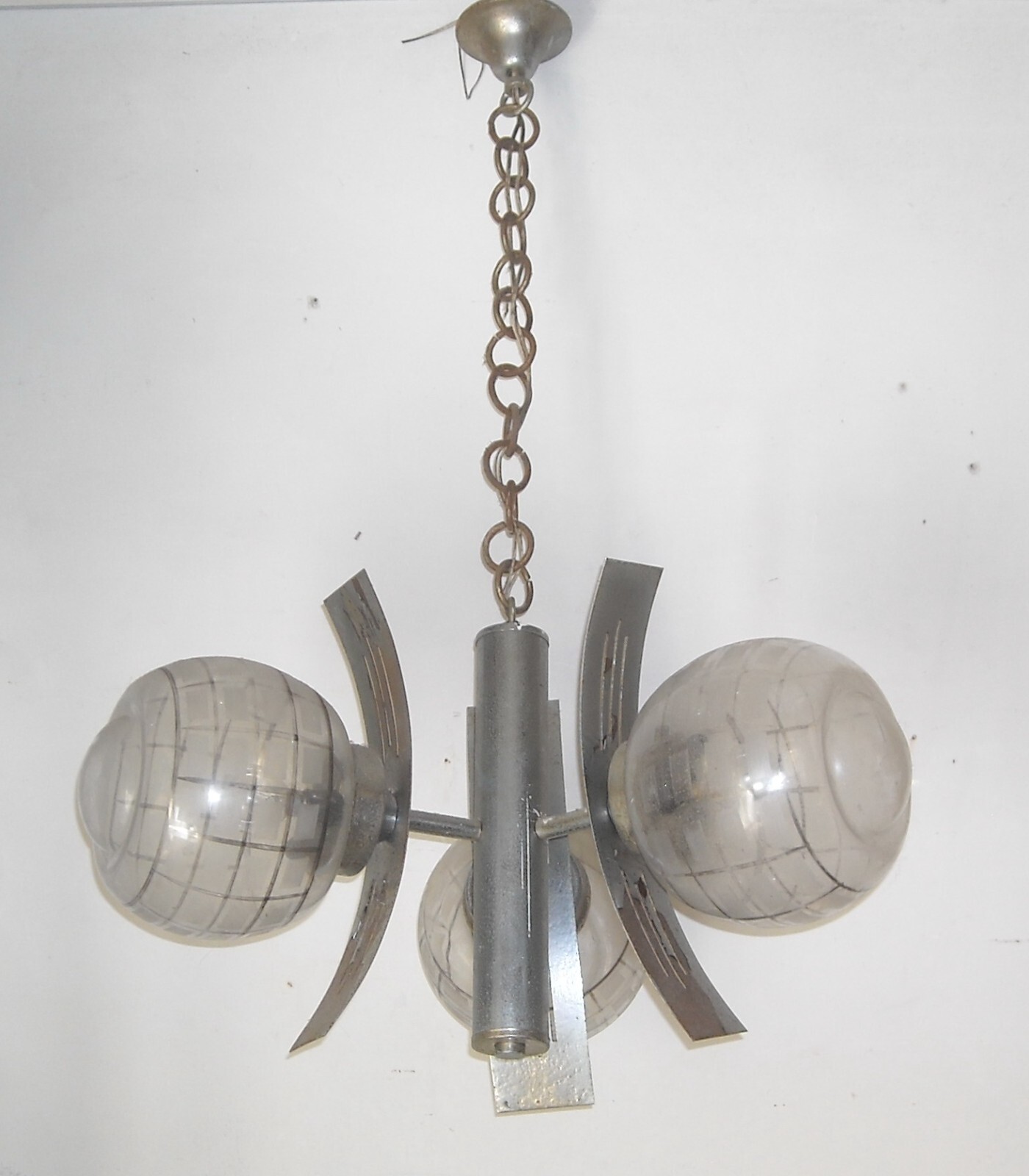 Inusuale Lampadario d'Epoca In Metallo Cromato E Vetri