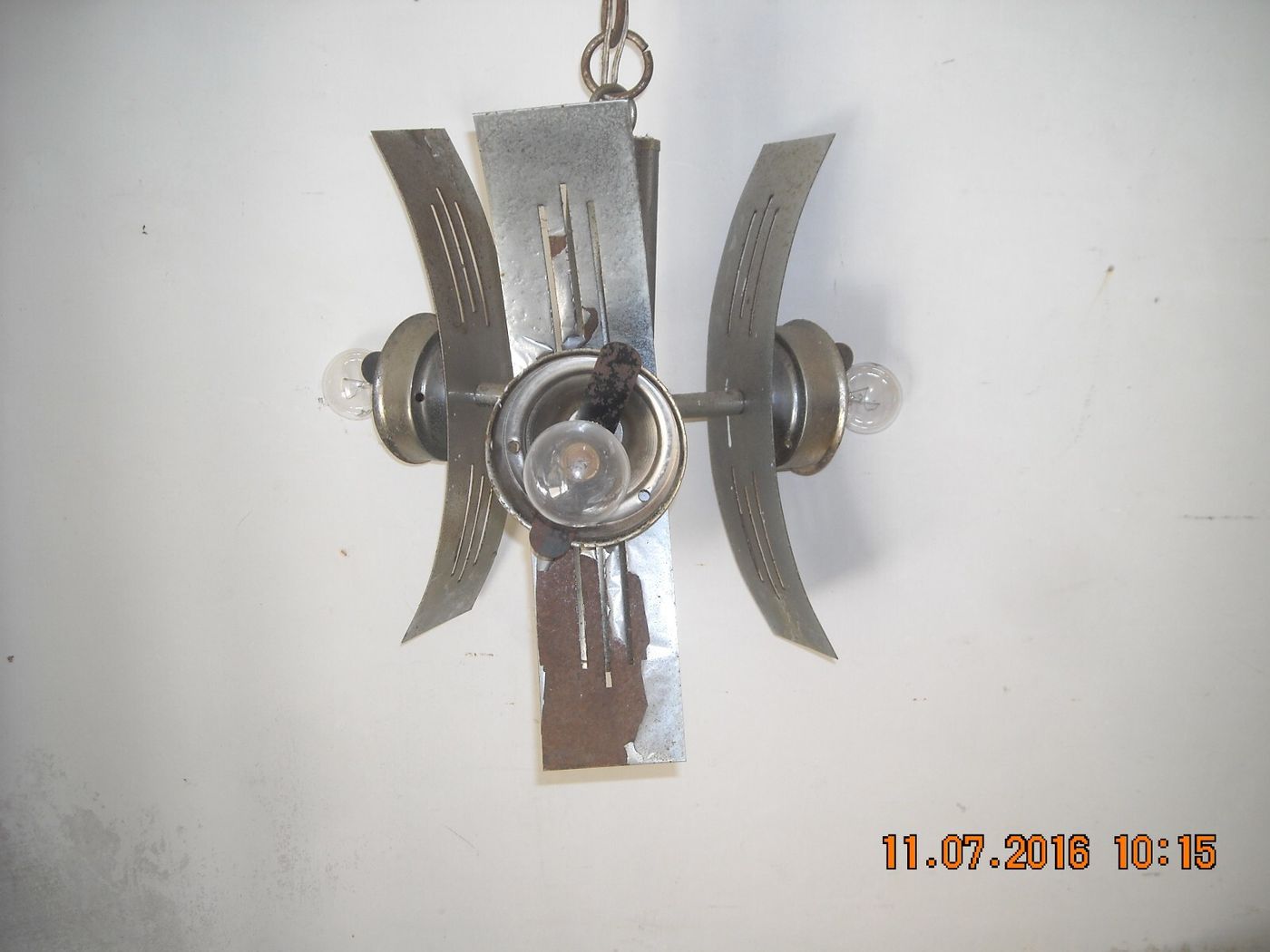 Inusuale Lampadario d'Epoca In Metallo Cromato E Vetri