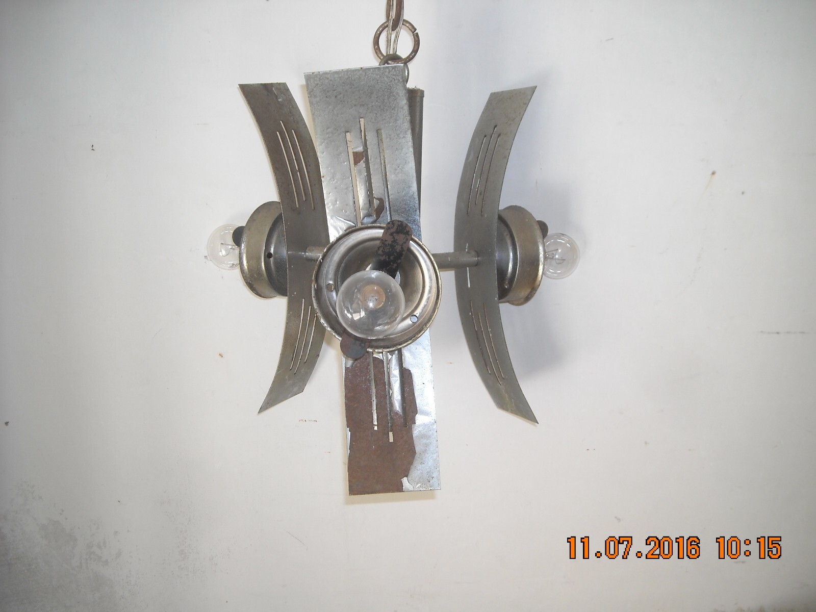 Inusuale Lampadario d'Epoca In Metallo Cromato E Vetri