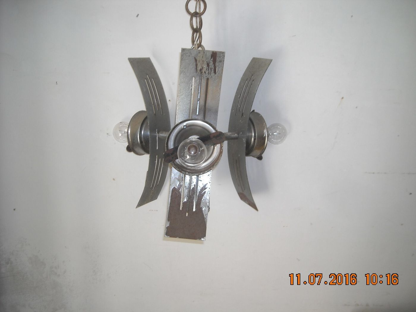 Inusuale Lampadario d'Epoca In Metallo Cromato E Vetri