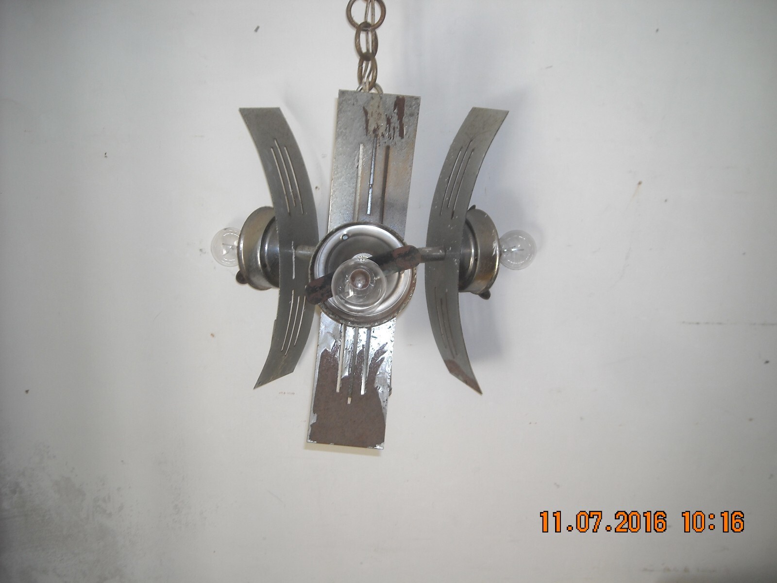 Inusuale Lampadario d'Epoca In Metallo Cromato E Vetri