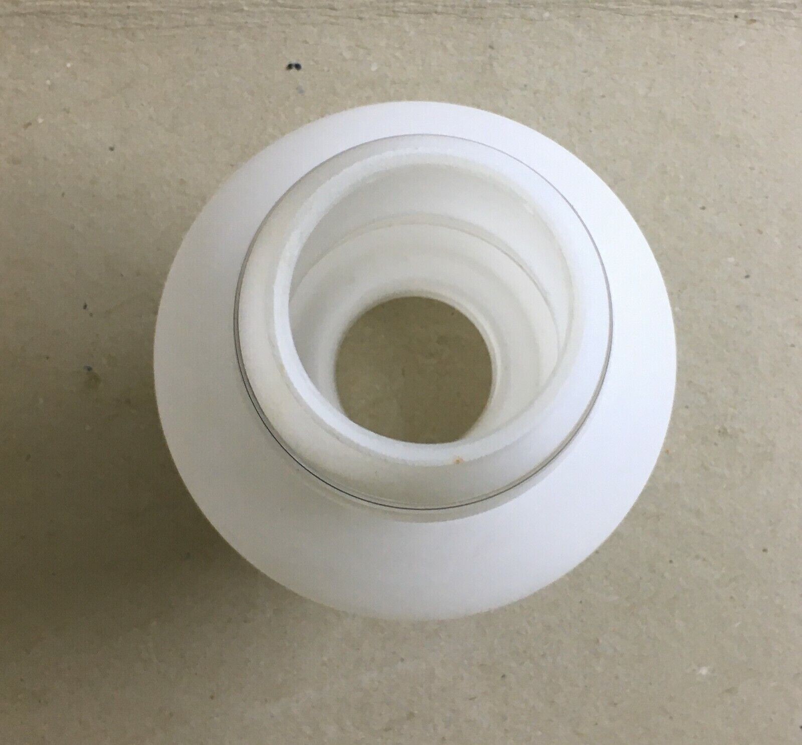 Coppa Per Lampada In Vetro Opalescente E Decori Geometrici