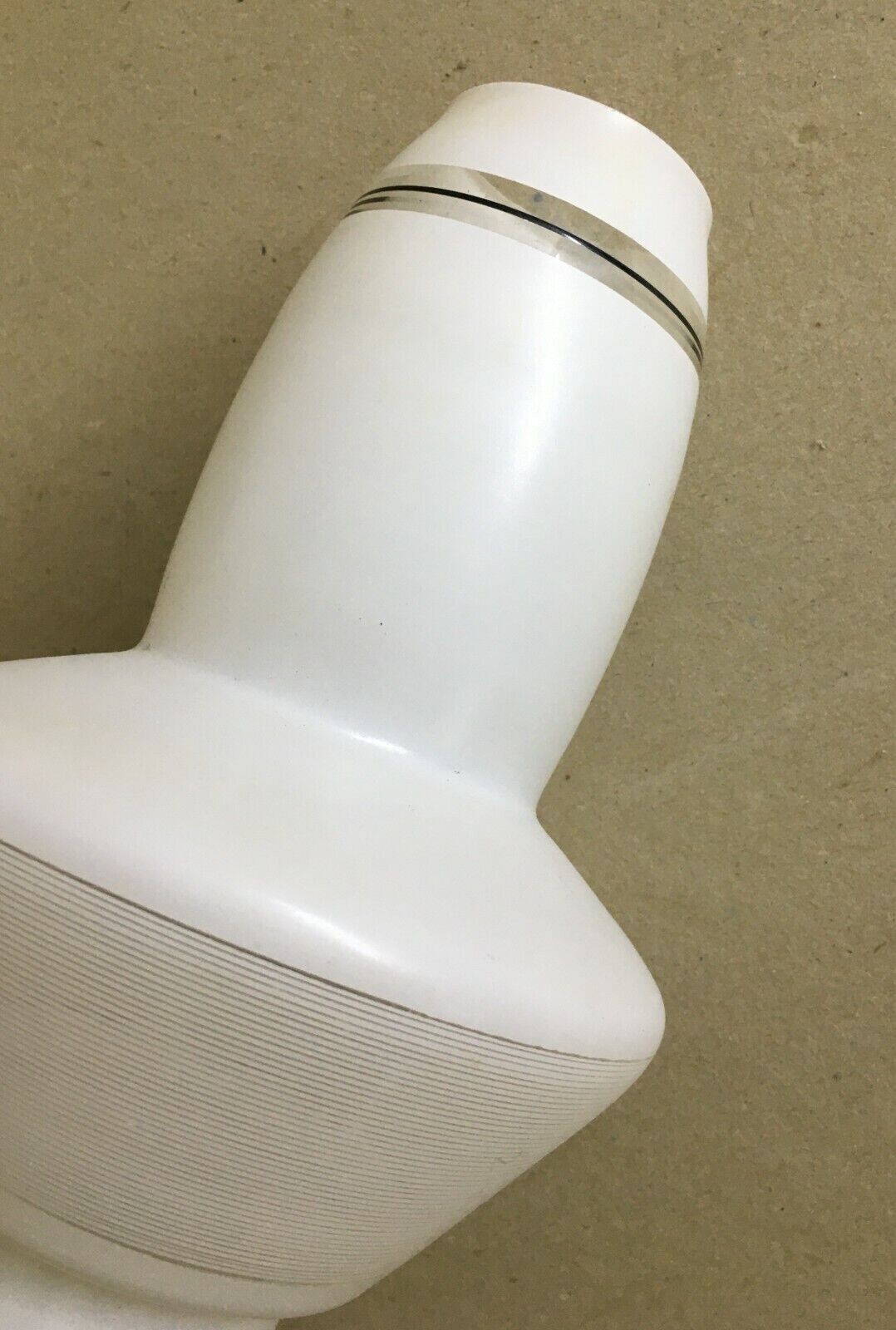 Coppa Per Lampada In Vetro Opalescente E Decori Geometrici