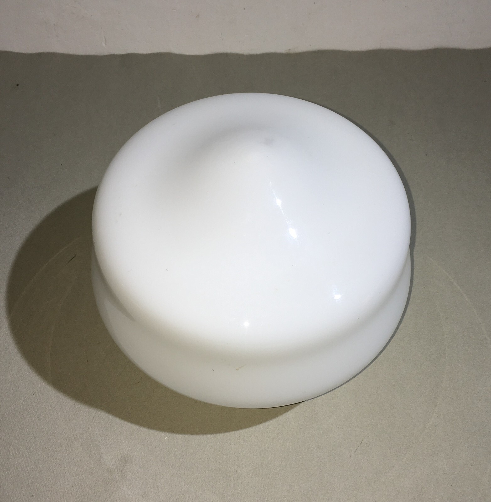 Modernariato: Vetro Bianco Opalescente, Coppa Per Lampade