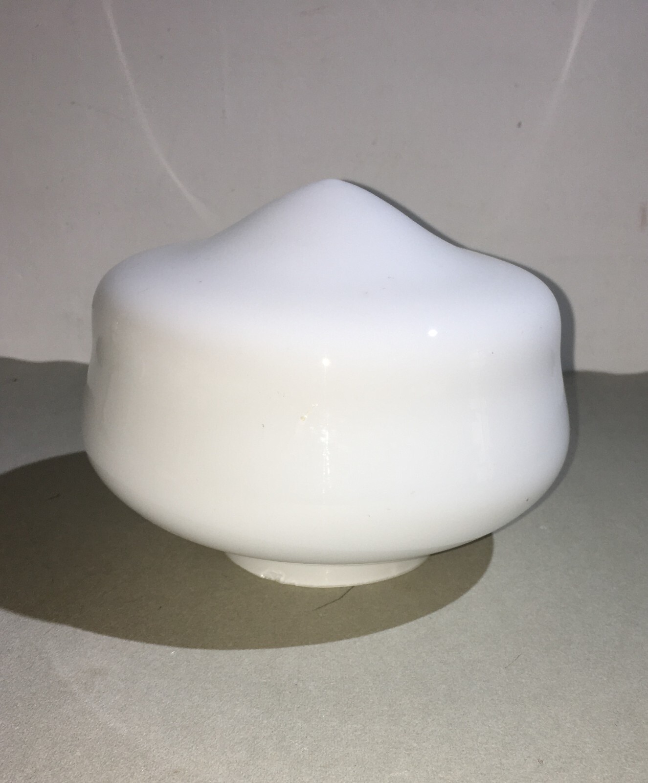 Modernariato: Vetro Bianco Opalescente, Coppa Per Lampade