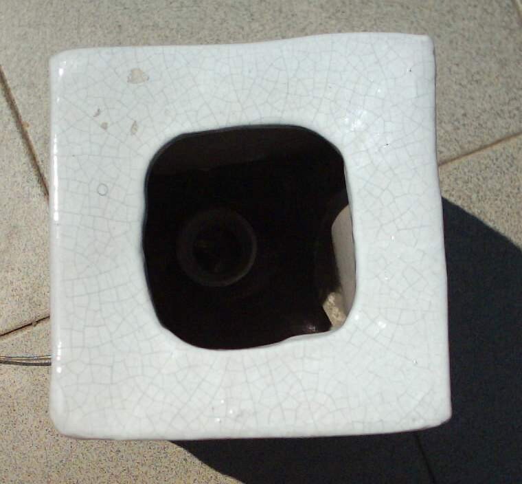 Arte E Design. Inusuale Lampada In Ceramica. Artistico Modellato. Anni '70. Firmata.